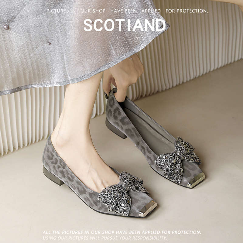 2025春季新款法式复古蝴蝶结金属方头浅口单鞋软底一脚蹬瓢鞋粗跟