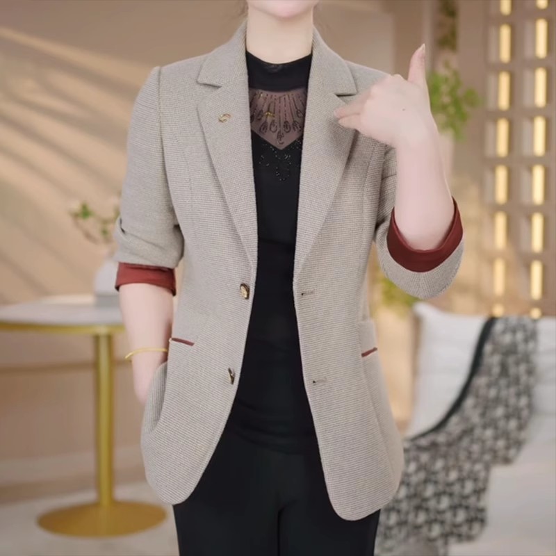 短款西装女时尚休闲百搭小西服2025秋季时尚中年妈妈装新款