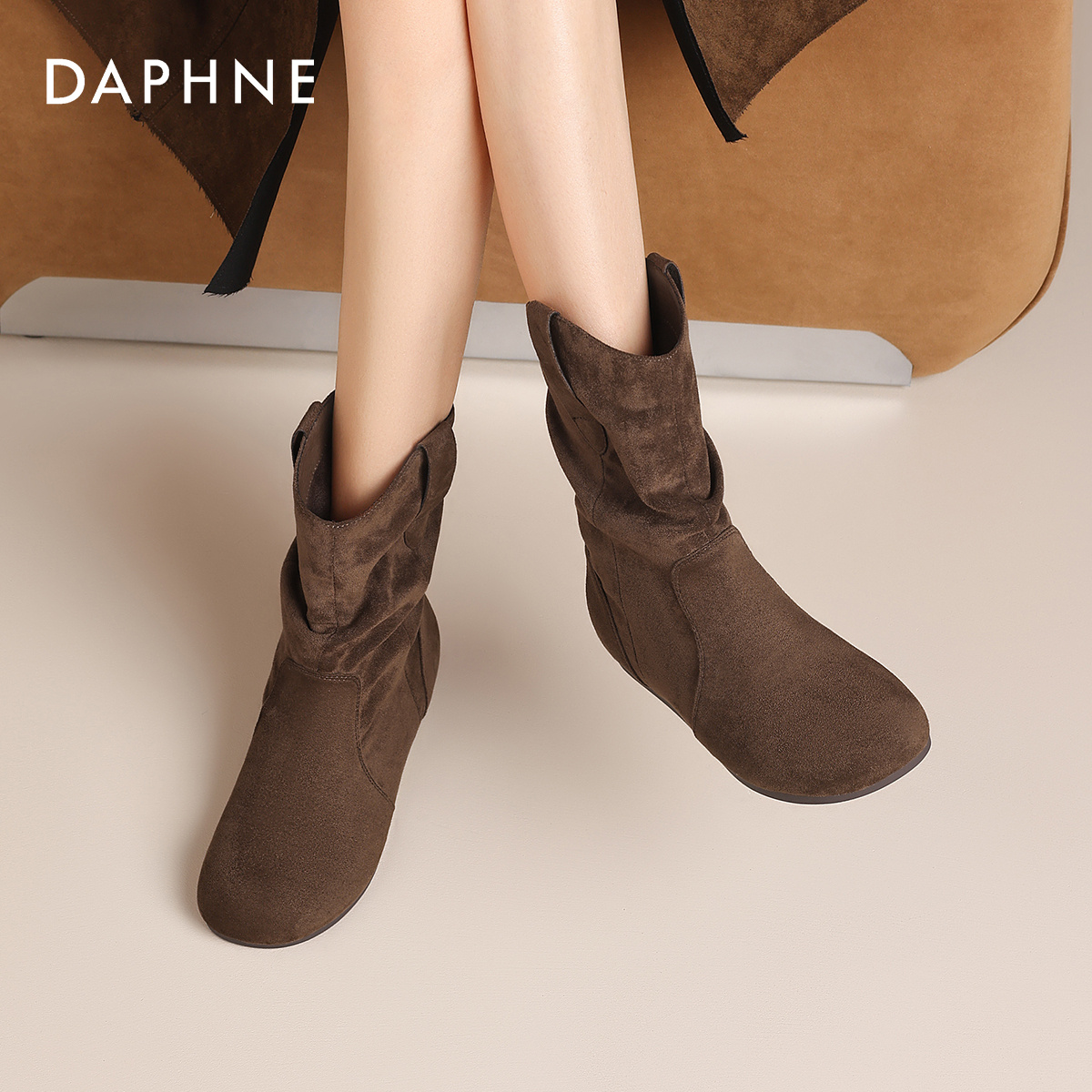 达芙妮女2025秋冬新款美拉德堆堆靴巨好看西部靴子内增高勃肯短靴