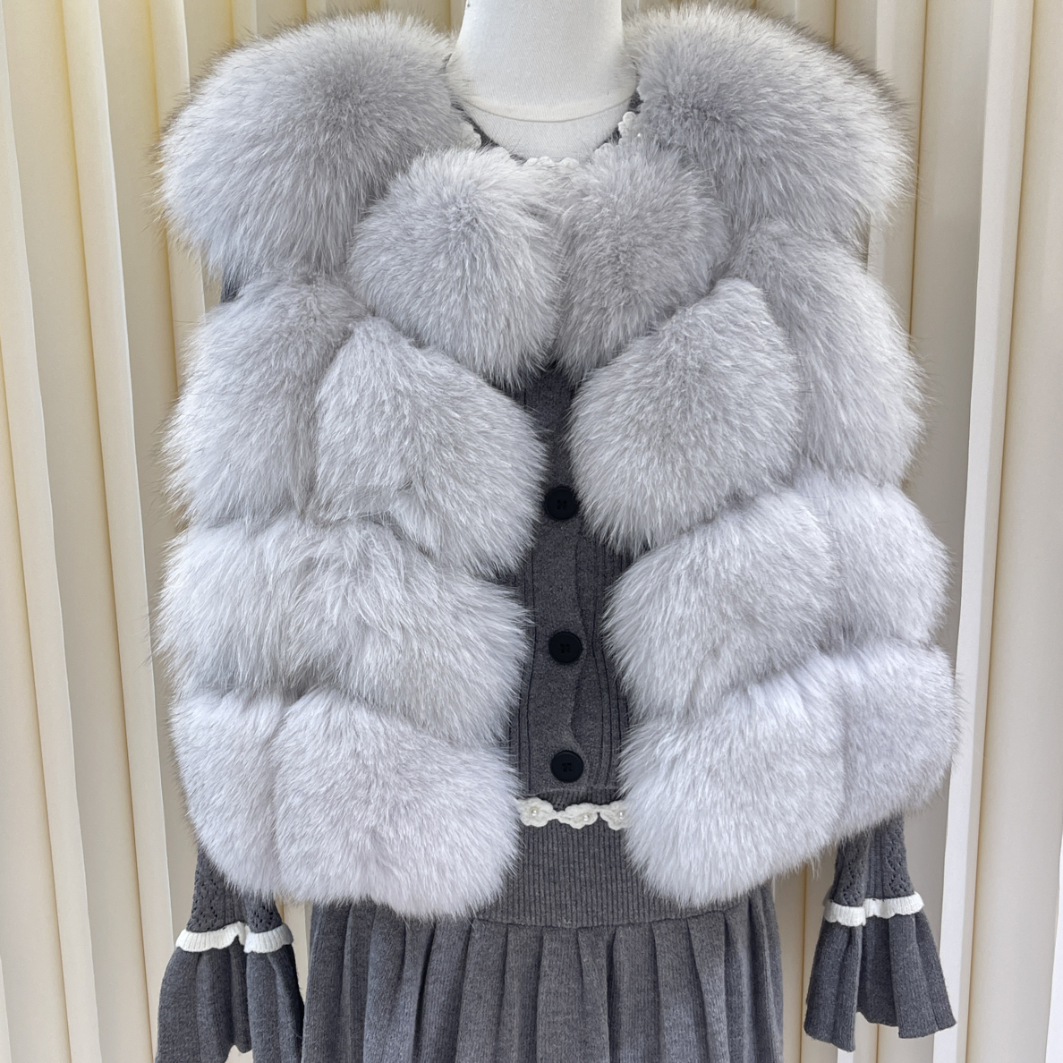 奶狐年轻款整皮真皮草马甲女秋冬新款毛毛外套面包款时尚