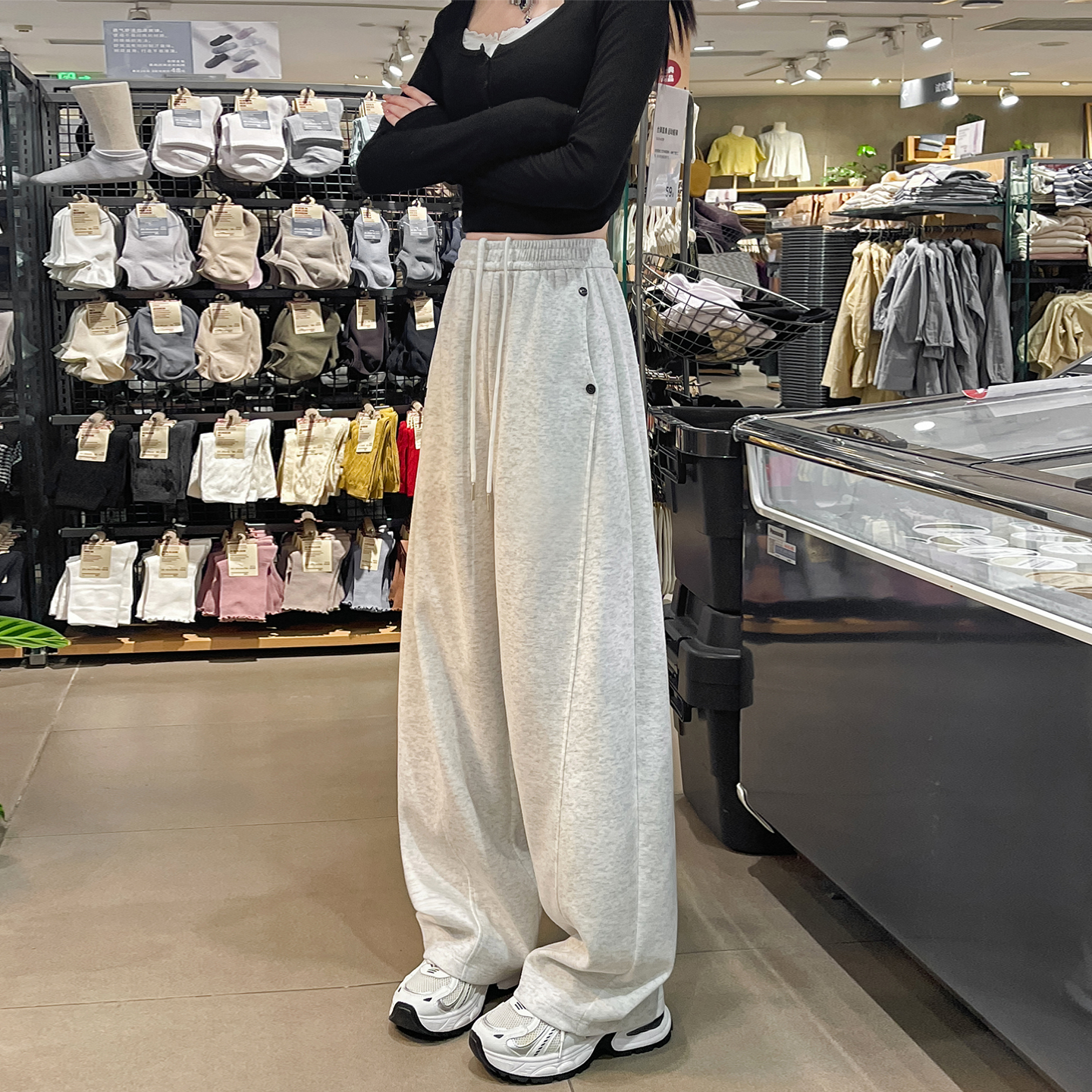 大码休闲裤女士灰色直筒运动裤今年流行爆款2025新款宽松阔腿裤女