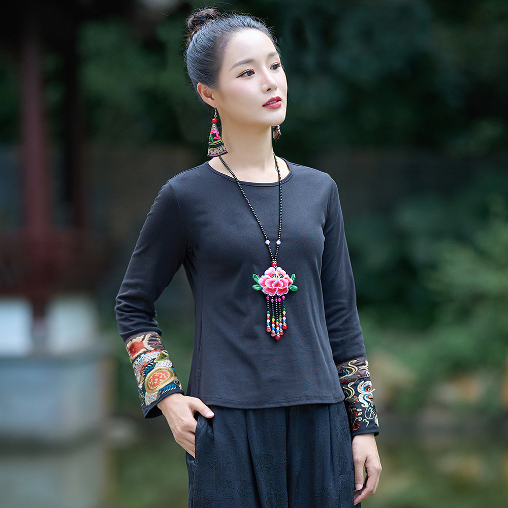 【锦绣江南】春季新款民族风女装复古绣花长袖圆领修身T恤打底衫
