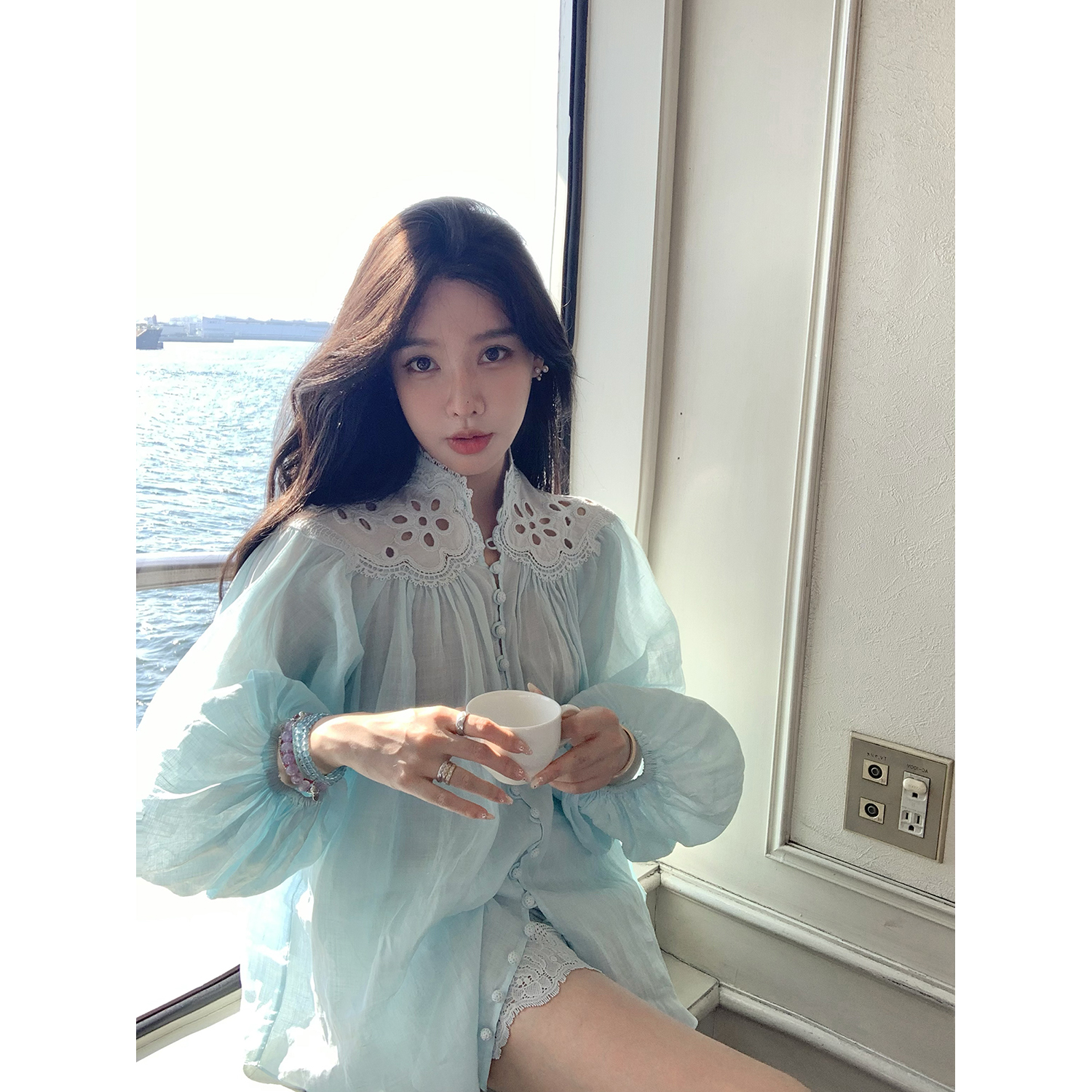 施薇靓意式宫廷 万针刺绣 苎麻立领灯笼袖衬衫/重工亚麻短裤