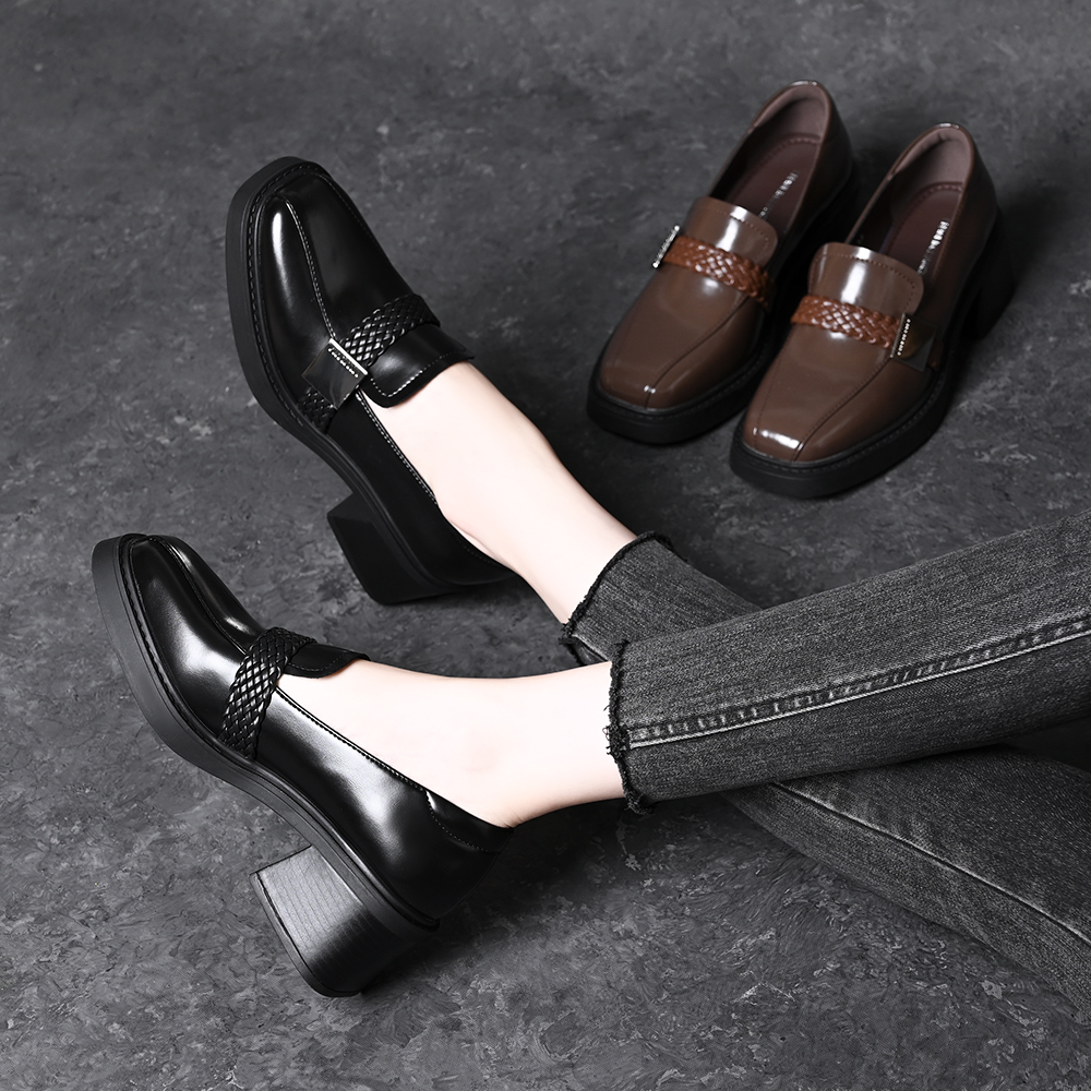 方头复古英伦风舒适乐福鞋2025春秋新款中跟粗跟百搭女鞋