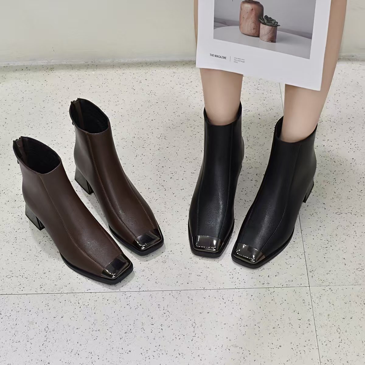 夏季短靴复古马丁靴2025网红靴子秋季方头粗跟瘦瘦靴裸靴单靴皮靴