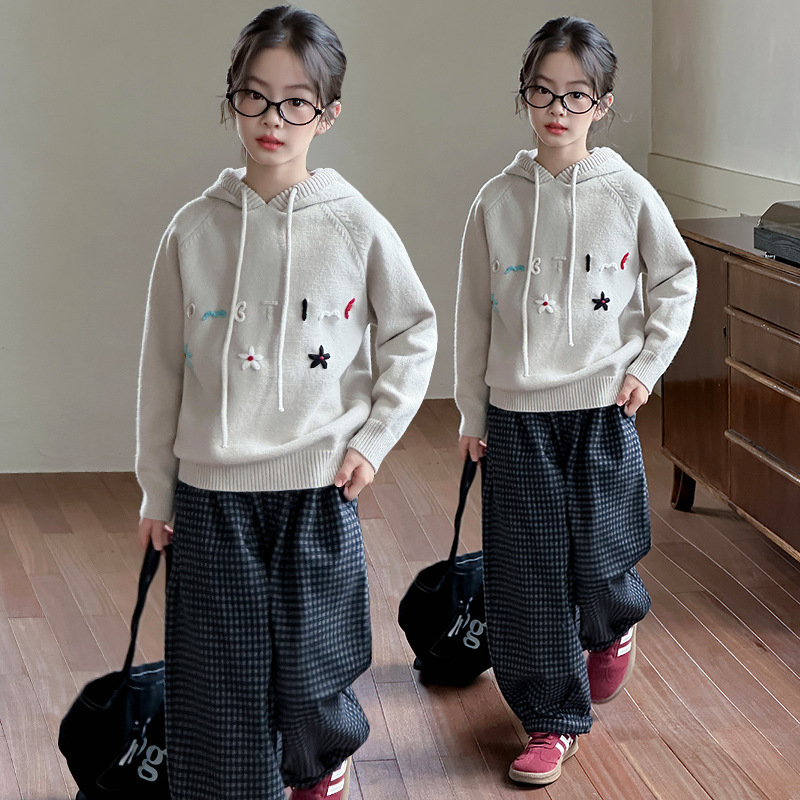 秋季韩版秋款春秋女童锁温蓄热宝宝洋气服装儿童加绒毛衣新款2025