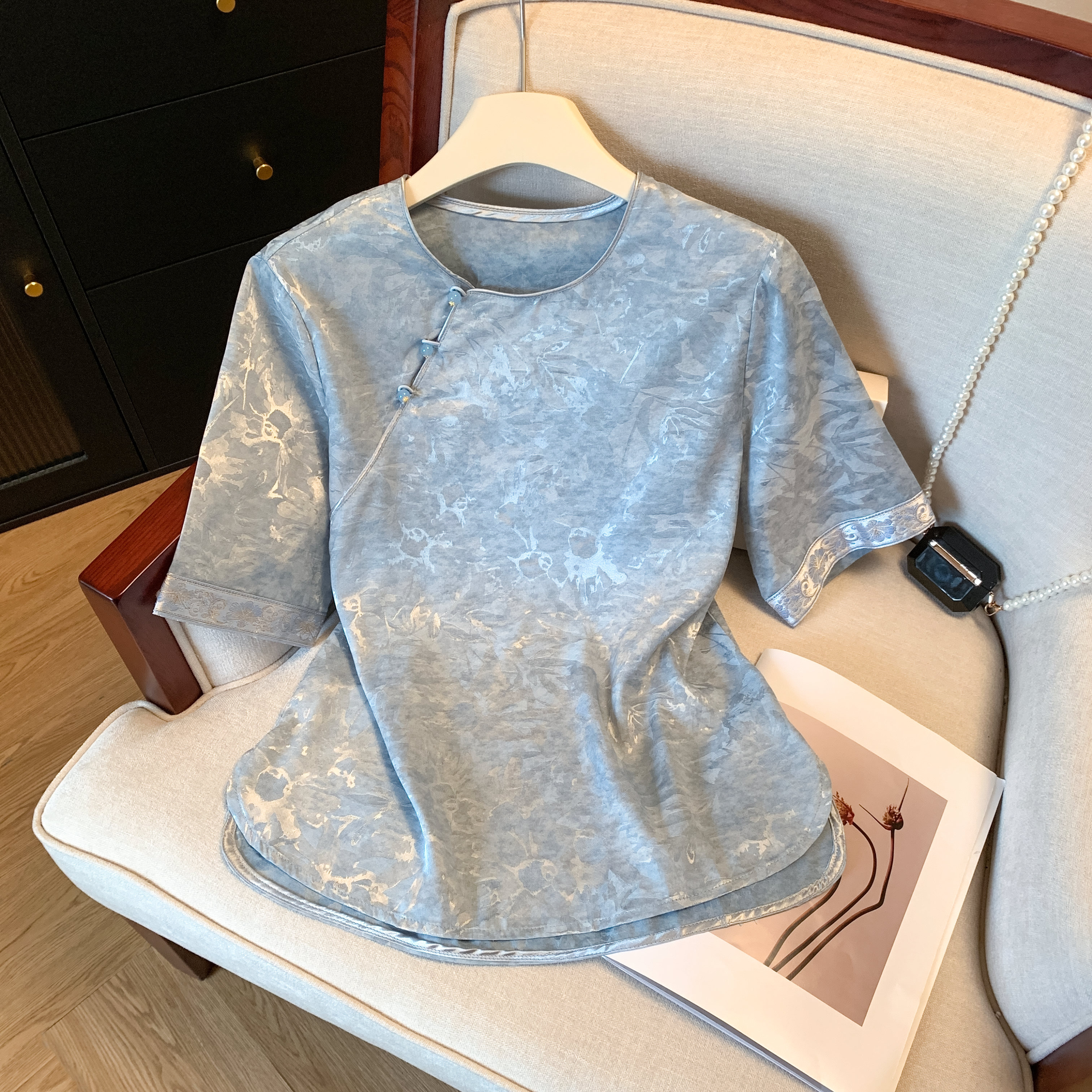 新中式复古提花斜襟圆领短袖2025夏季新品轻奢小众优雅气质衬衫女