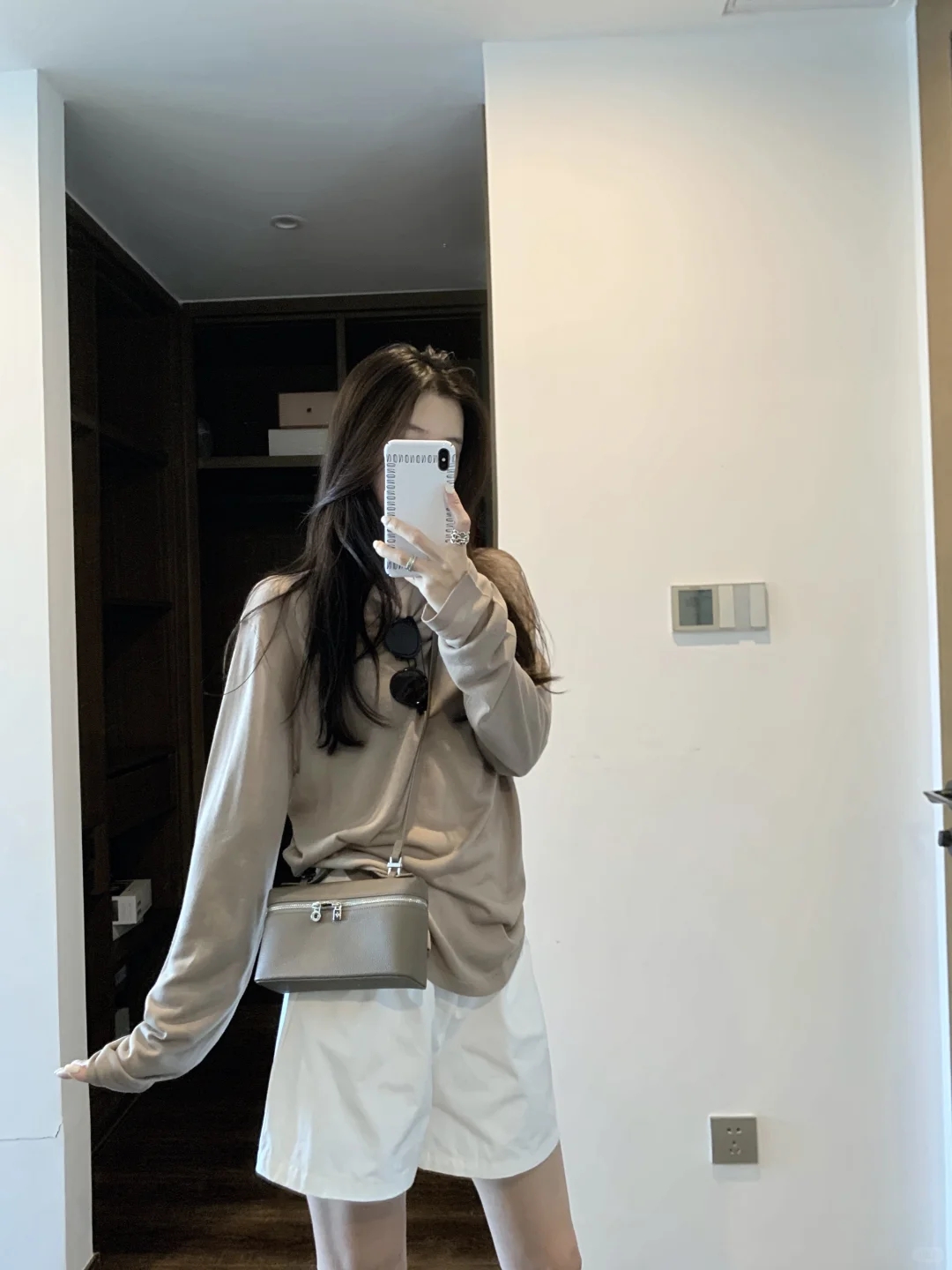 长袖极简风韩版显瘦长款T恤休闲风高腰显瘦运动短款时尚百搭夏季