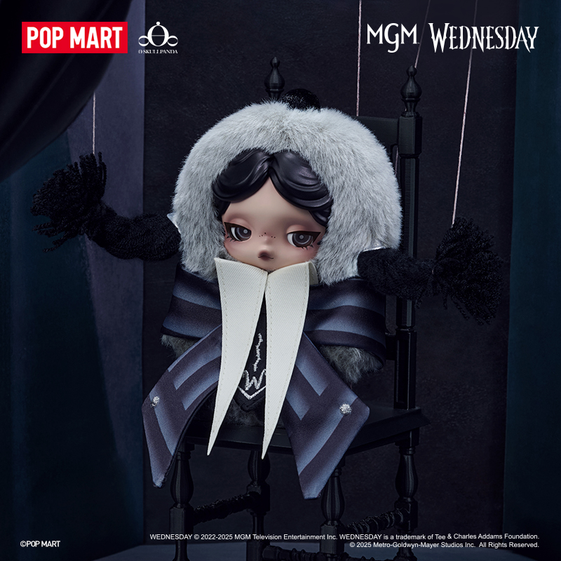 泡泡玛特SKULLPANDA×星期三毛绒公仔（奈弗莫尔学院校服版）