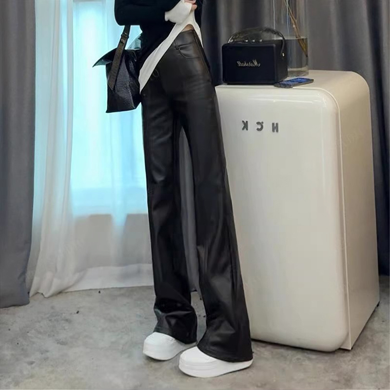 加绒微喇皮裤女秋冬季2025新款黑色pu哑光小个子高腰显瘦喇叭裤子