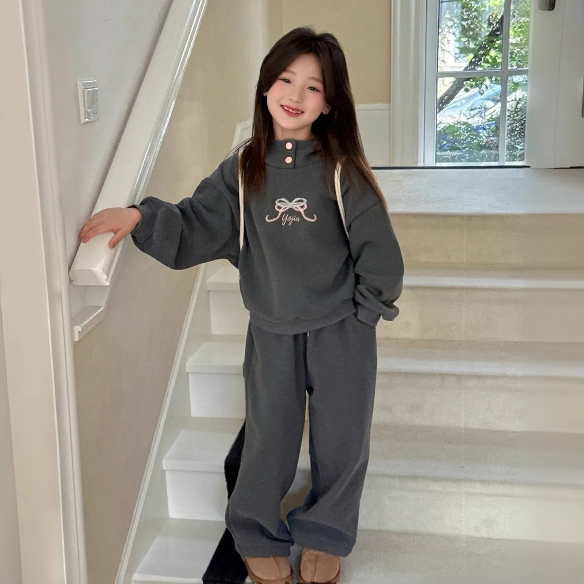 女童秋冬套装洋气外穿奥利绒中大童加绒加厚连帽卫衣阔腿裤两件套