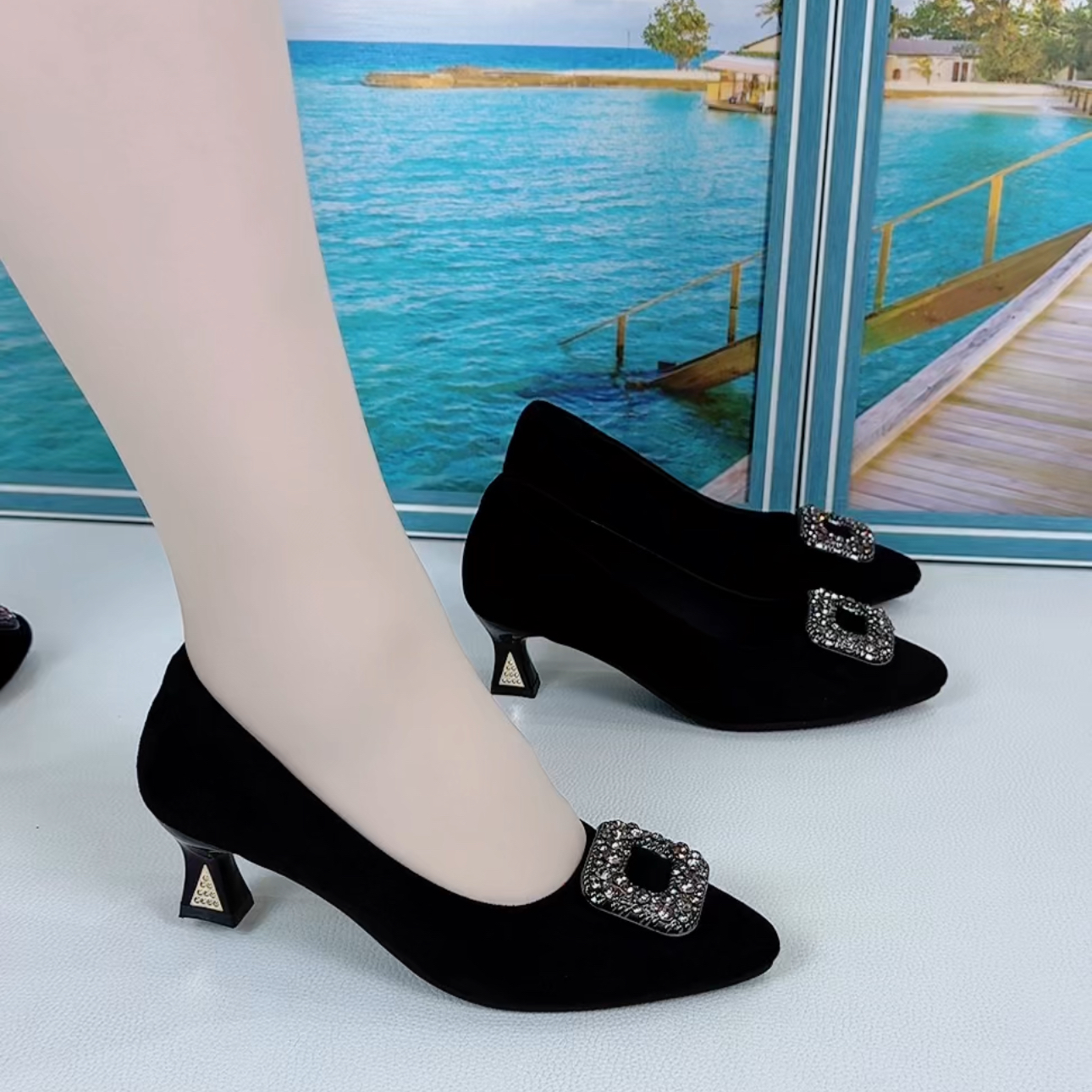 新款3公分酒杯跟法式韩版羊晶绒气质浅口小单鞋水钻尖头仟1556