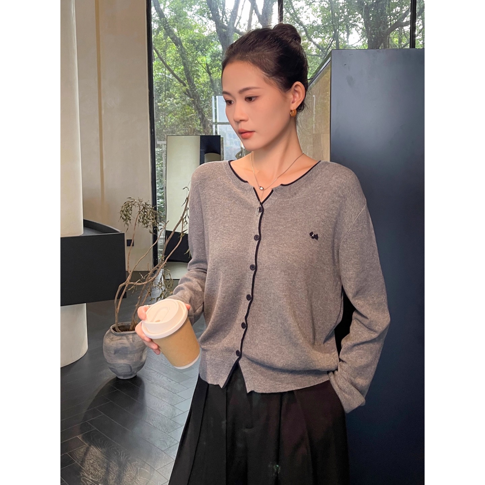 灰色针织开衫外套女2025新款秋长袖打底衫气质显瘦内搭上衣高级感