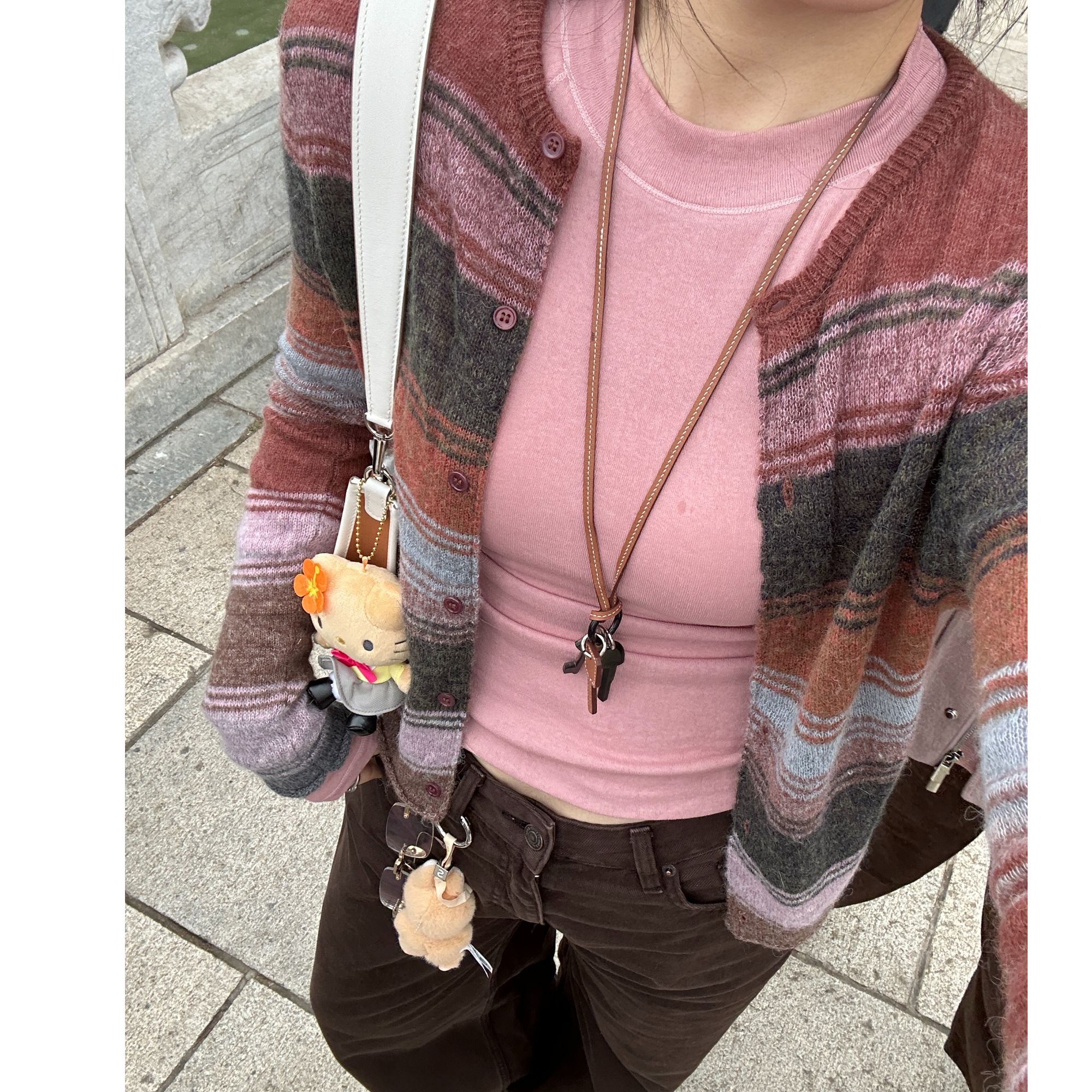 PM王囡囡 粉/黑色微立领插肩袖设计修身薄T ND1C1814