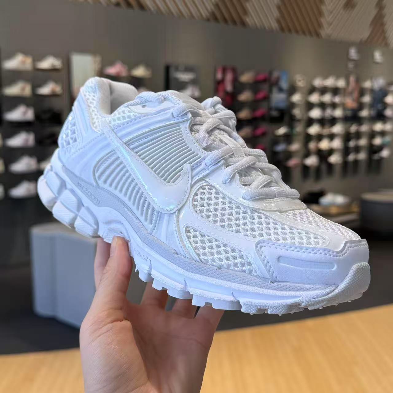NIKE/耐克【流光机能风】VOMERO5SE女子时尚复古休闲鞋IB4397100