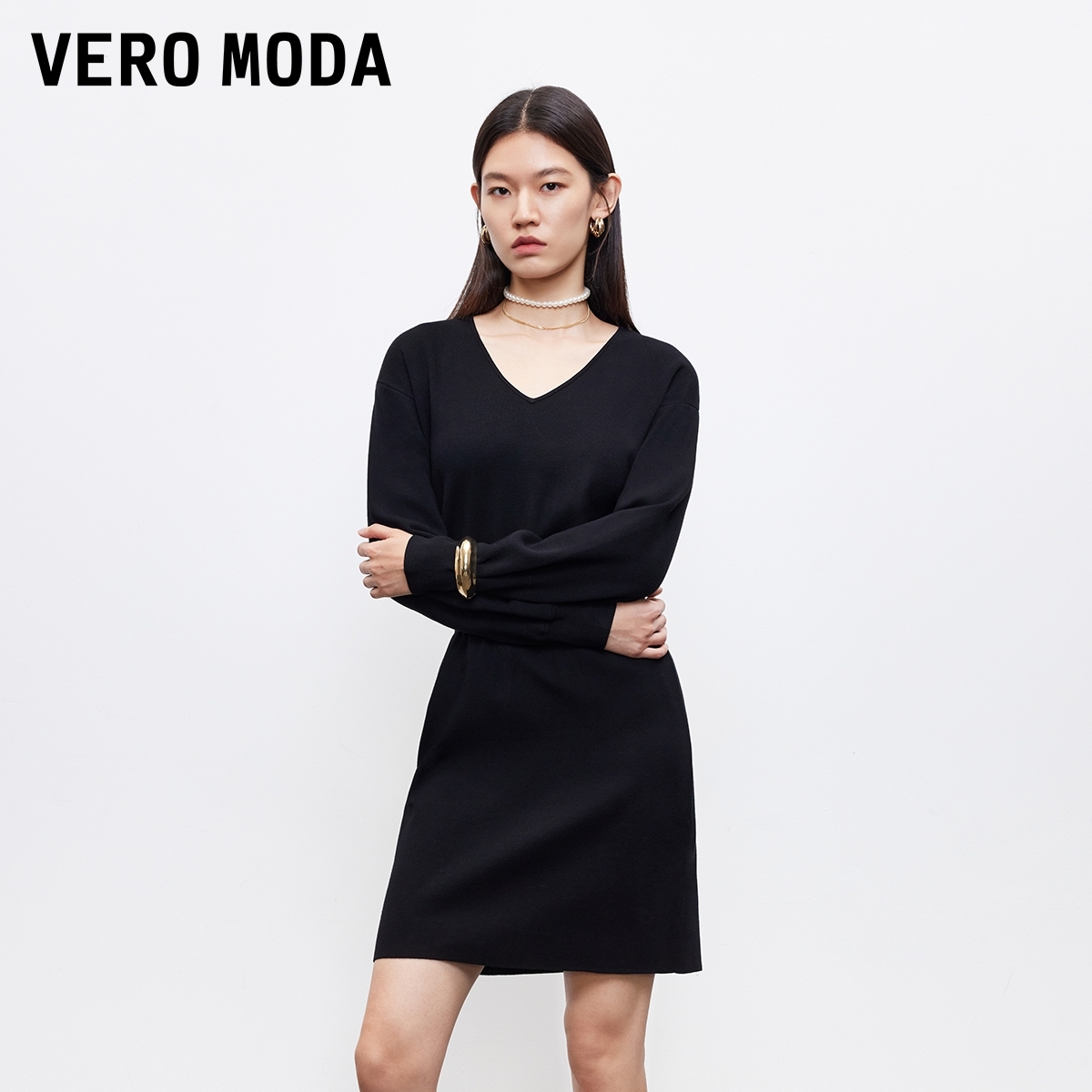 Vero Moda连衣裙2025秋季新款V领纯色收腰显瘦针织裙时尚百搭女装