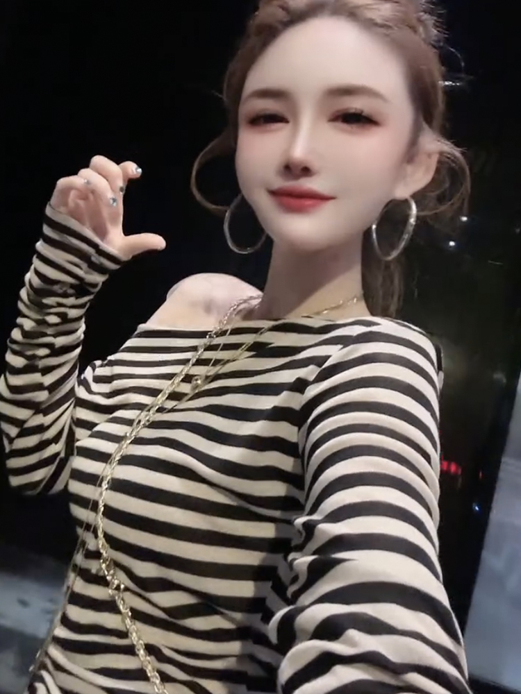 今年流行爆款韩系时尚夏季新款辣妹斜肩条纹长袖T恤女初秋薄上衣