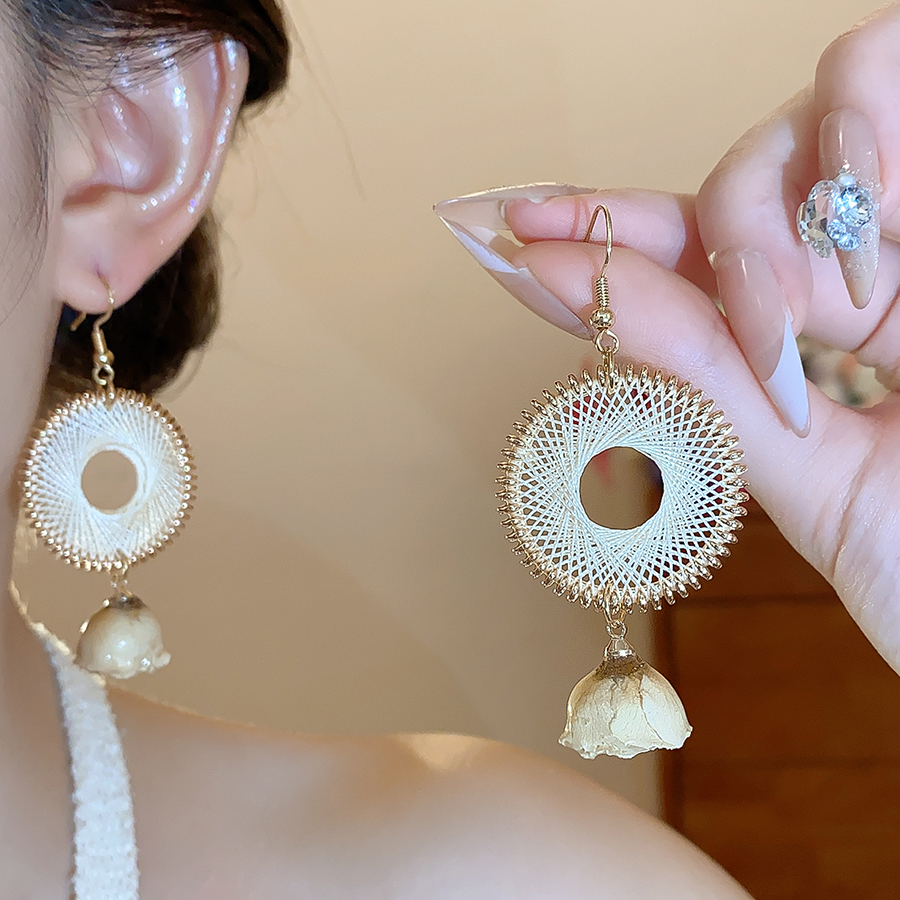 铜合金树脂耳饰 法式复古镂空玫瑰花朵耳环高级感耳钩气质耳饰女