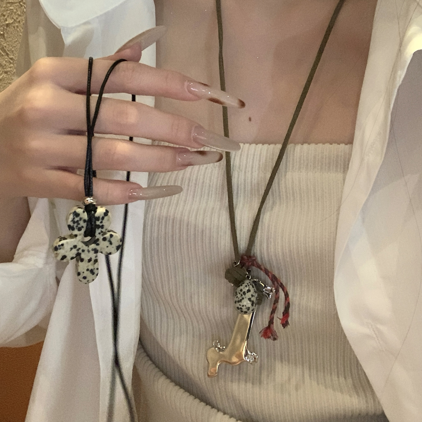 铜合金项链 萌趣腊肠小狗项链复古小众设计斑点小花毛衣链