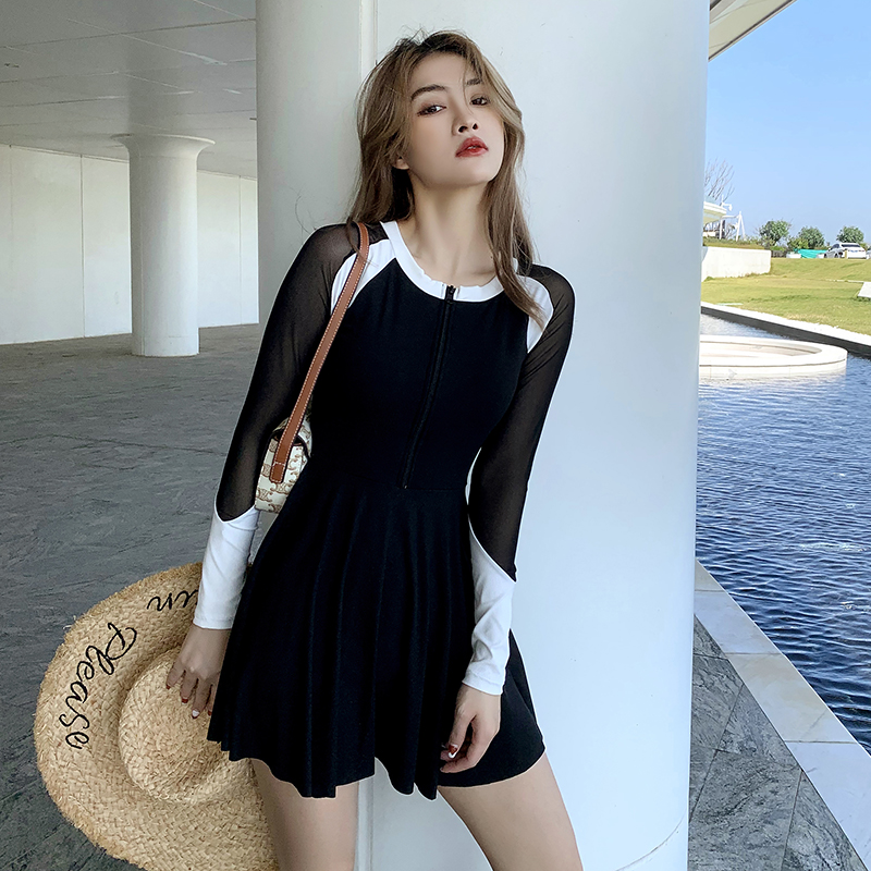 泳衣女夏2025新款高级感遮肚显瘦连体长袖保守大码微胖女孩遮肉