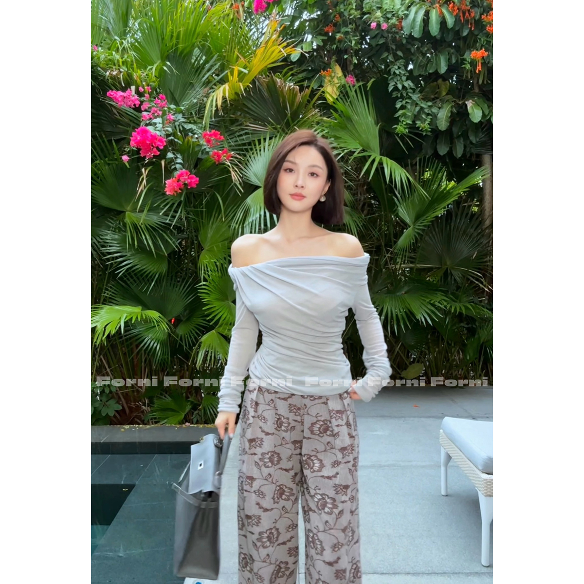 FORNI “拧巴”一字肩 夏季碎花显瘦打底衫纯欲抽褶扭结修身上衣女