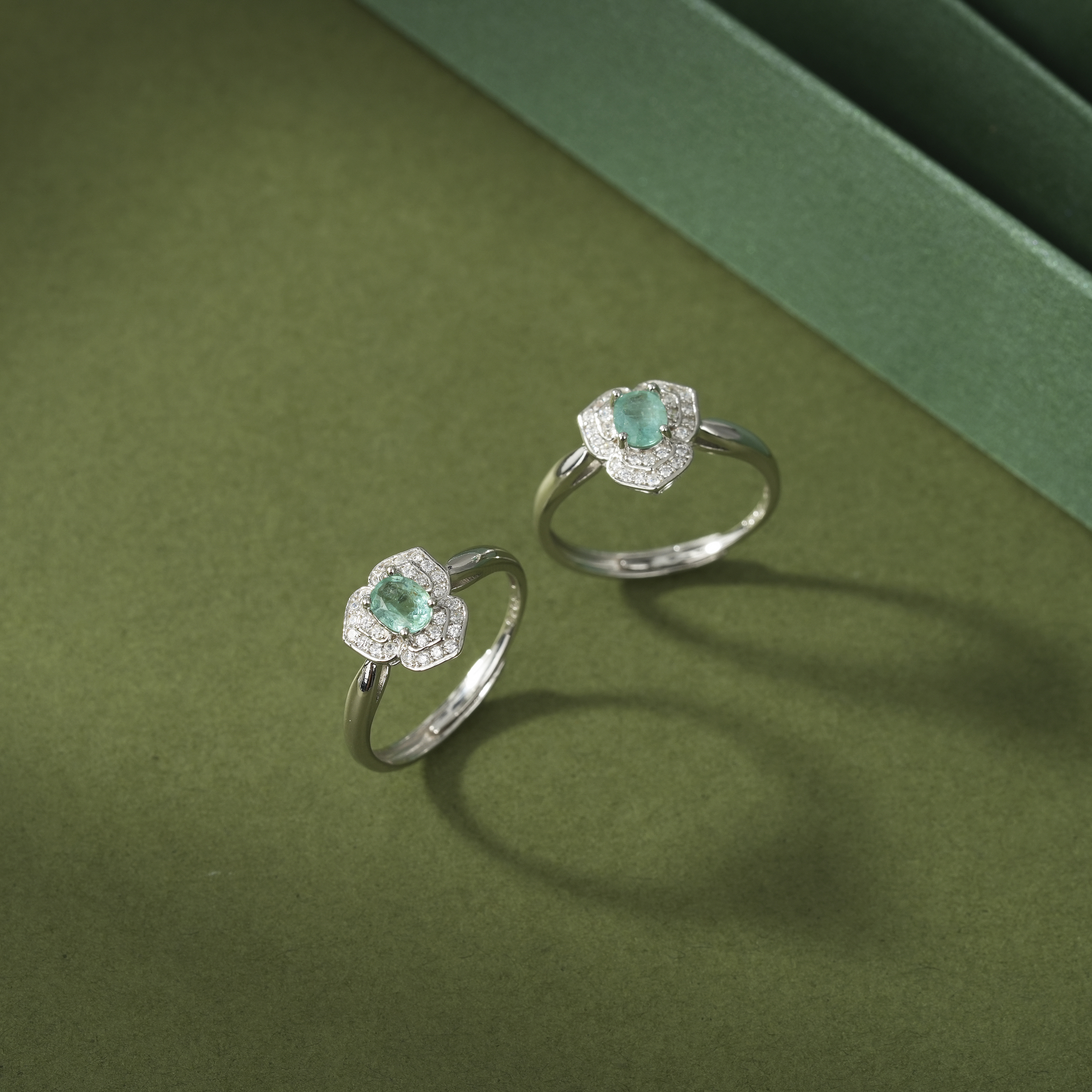 【云上叙】S925银祖母绿戒指-多样发其一-5*4mm-V54932-M（甄选）