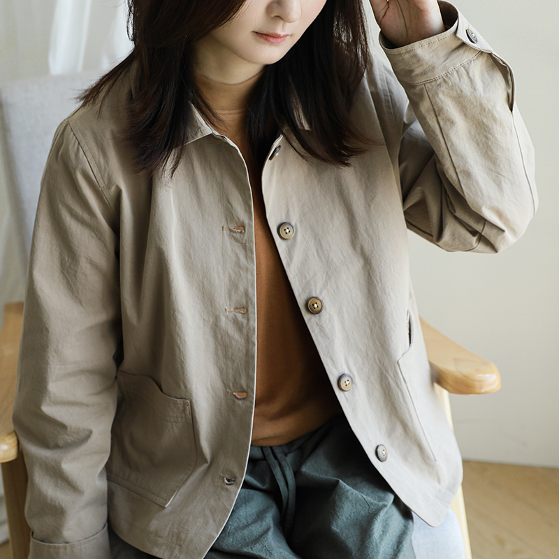 尘染日系简约短款外套女2025秋季新款匹马棉卡其色夹克高级感上衣
