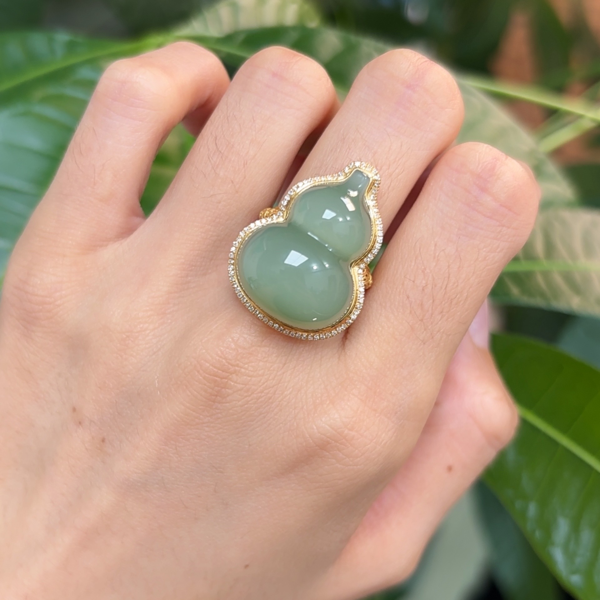 和田玉碧玉粉青葫芦18K金镶嵌戒指