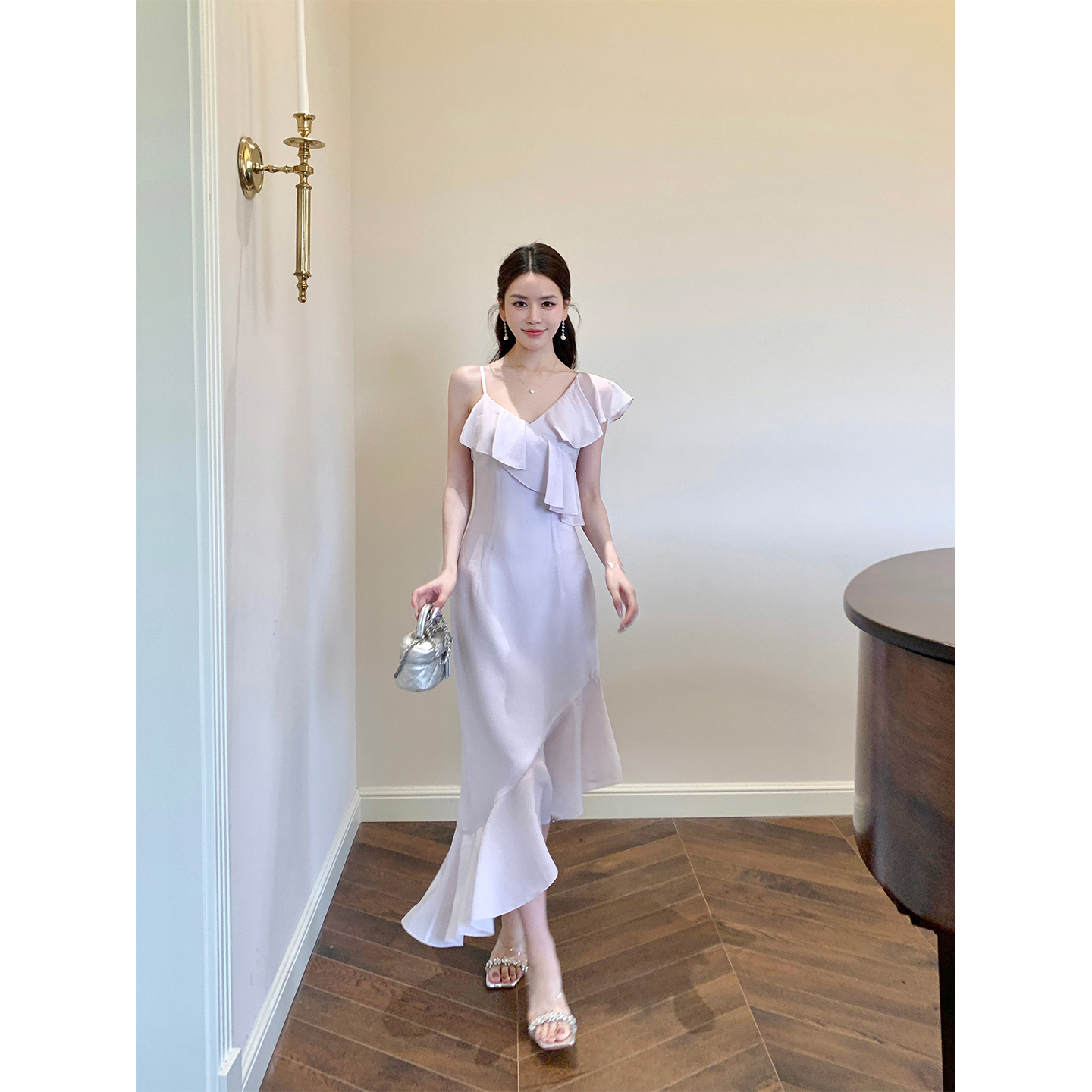 冯薪颖 连衣裙 醋酸设计感裙子女夏天温柔高级连衣裙 XS25080