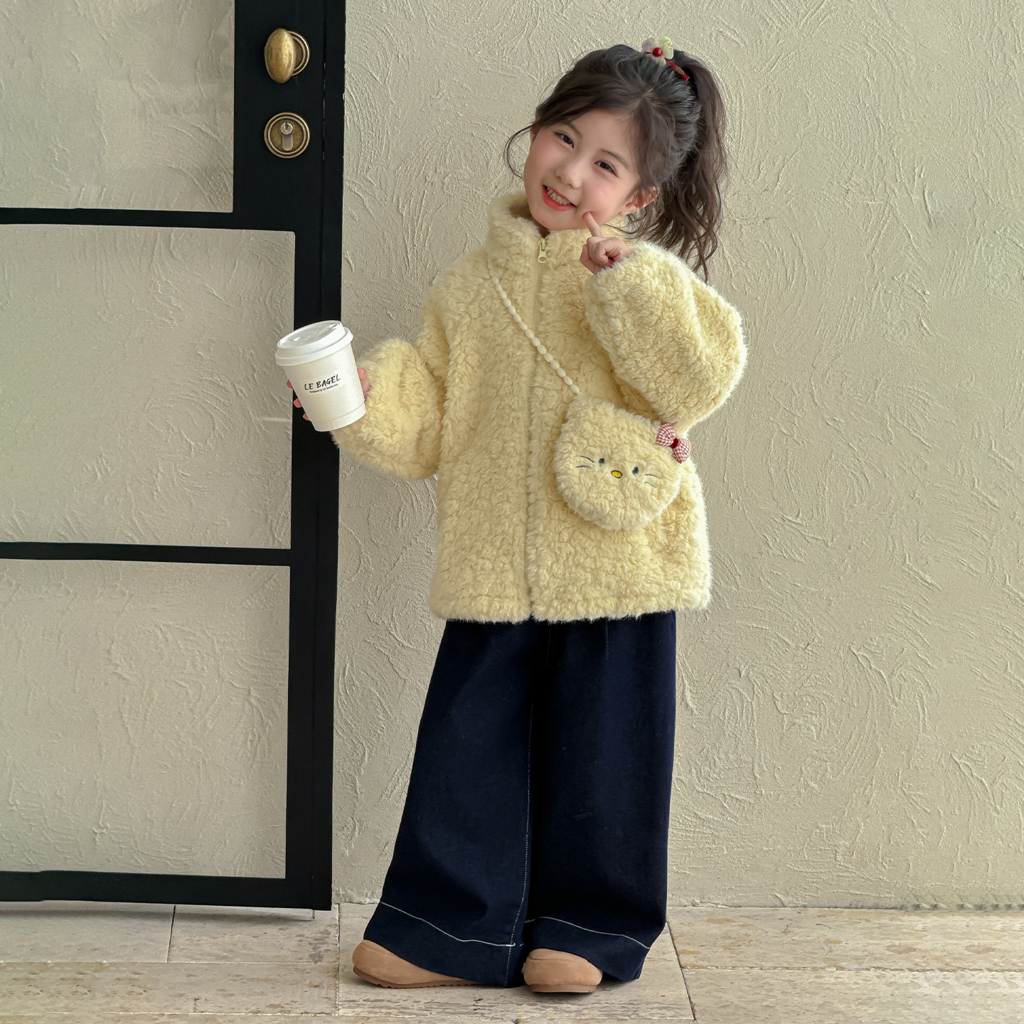 女童冬装外套2025新款洋气女宝宝冬季羔羔绒毛毛衣儿童秋冬款棉服