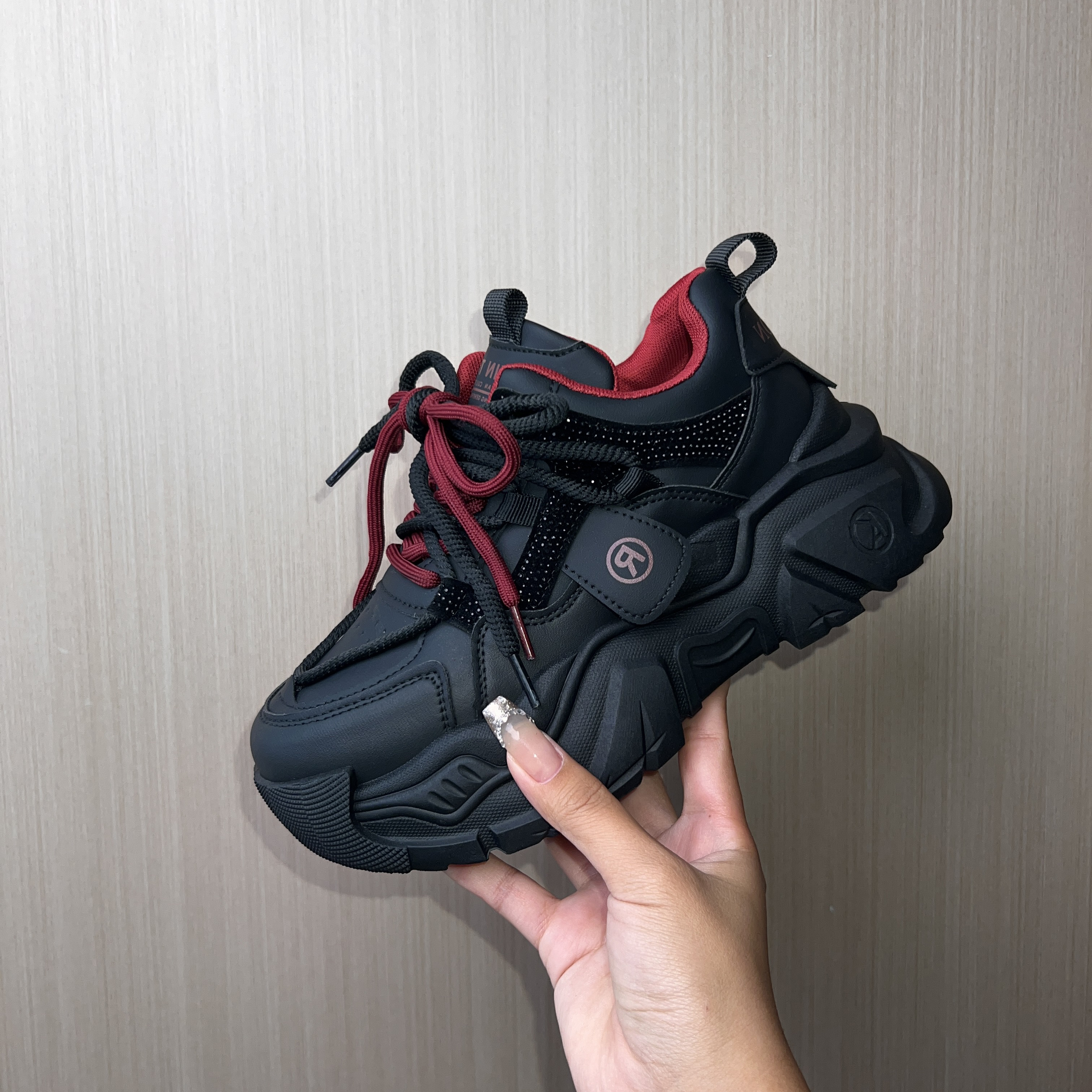 网红水钻休闲2025秋季网面透气百搭厚底新款老爹鞋女鞋女款秋冬款