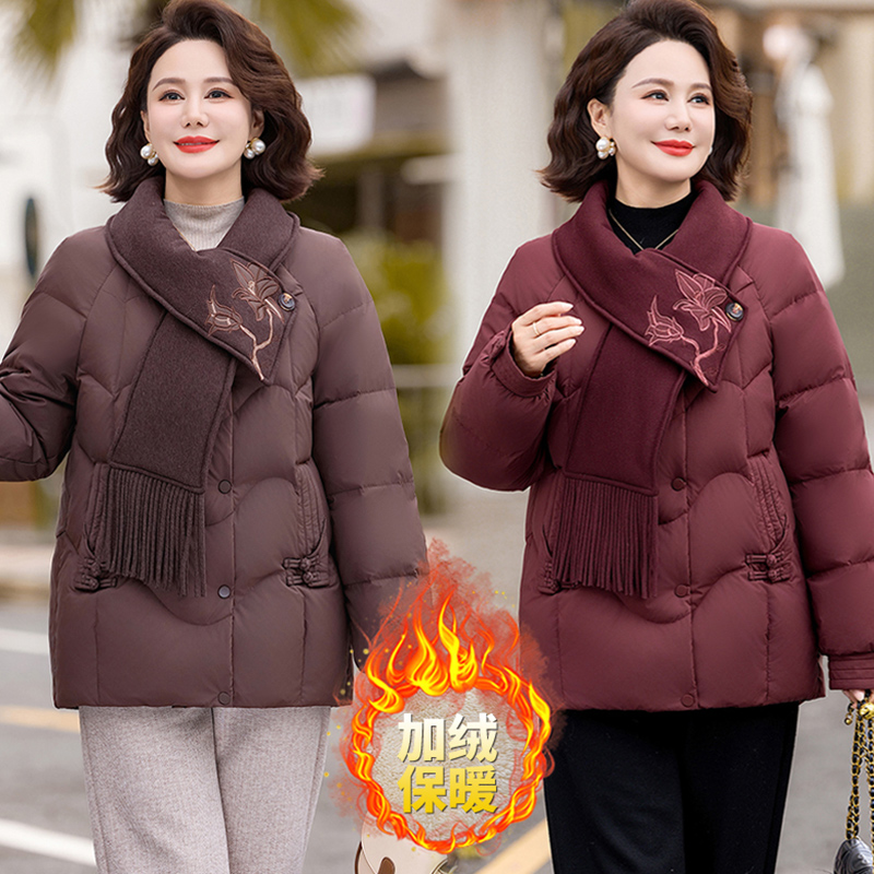 洋气妈妈冬装时尚加绒加厚棉服2025新款中老年女装围巾款保暖棉衣