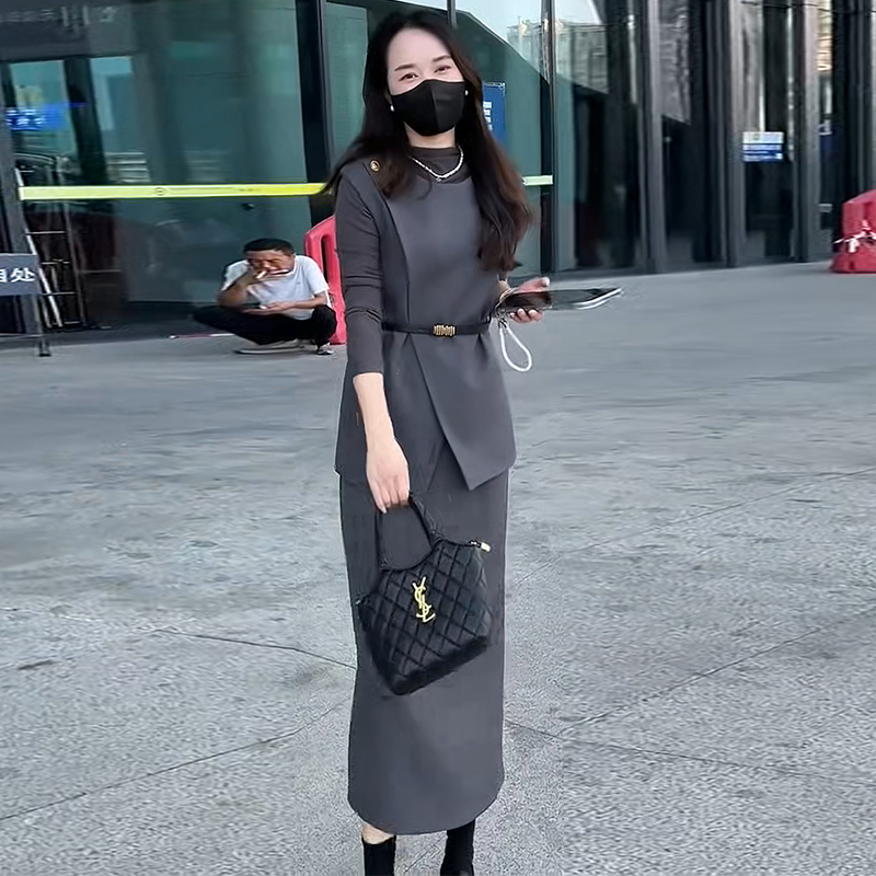 时尚套装裙女2025秋季新款洋气质显瘦收腰马甲打底衫半身裙三件套