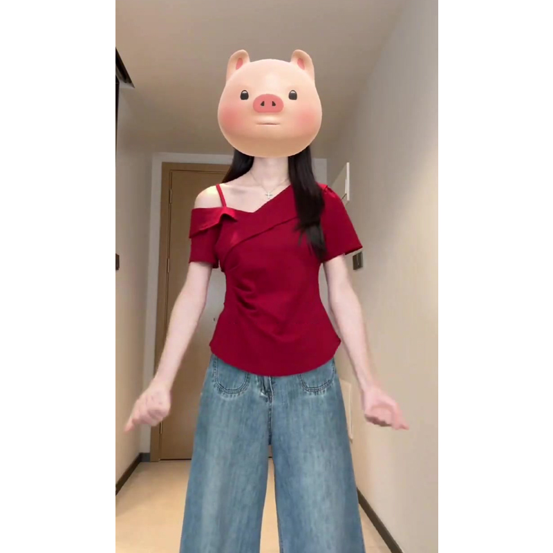 纯欲风时尚斜领上衣夏季2025新款大码女装胖mm设计感露肩吊带T恤