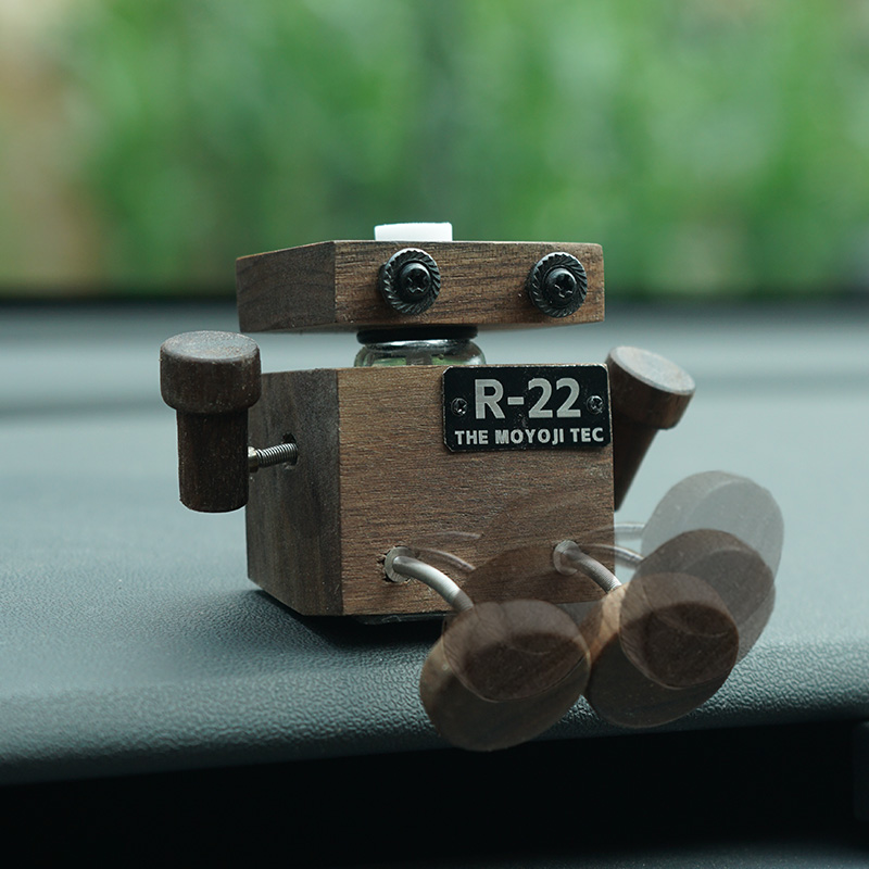 抖腿木头人汽车香氛香薰车载香水持久淡香车内摆件可循环装饰礼品