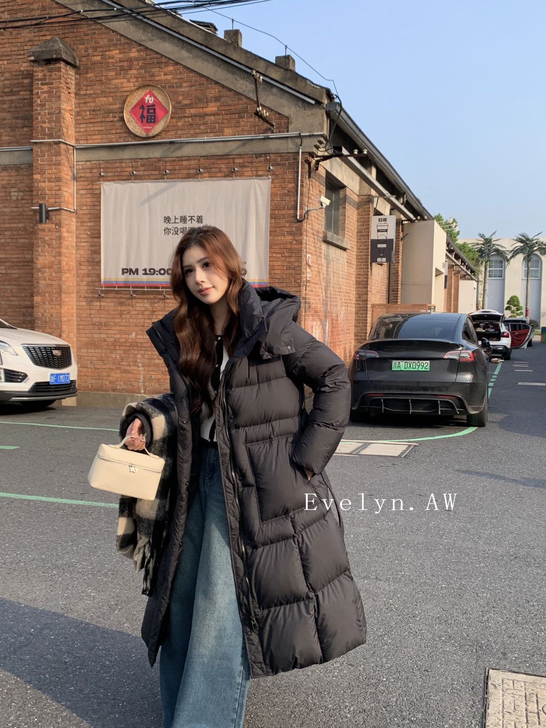 2025新款连帽可拆卸90白鹅绒长款羽绒服女