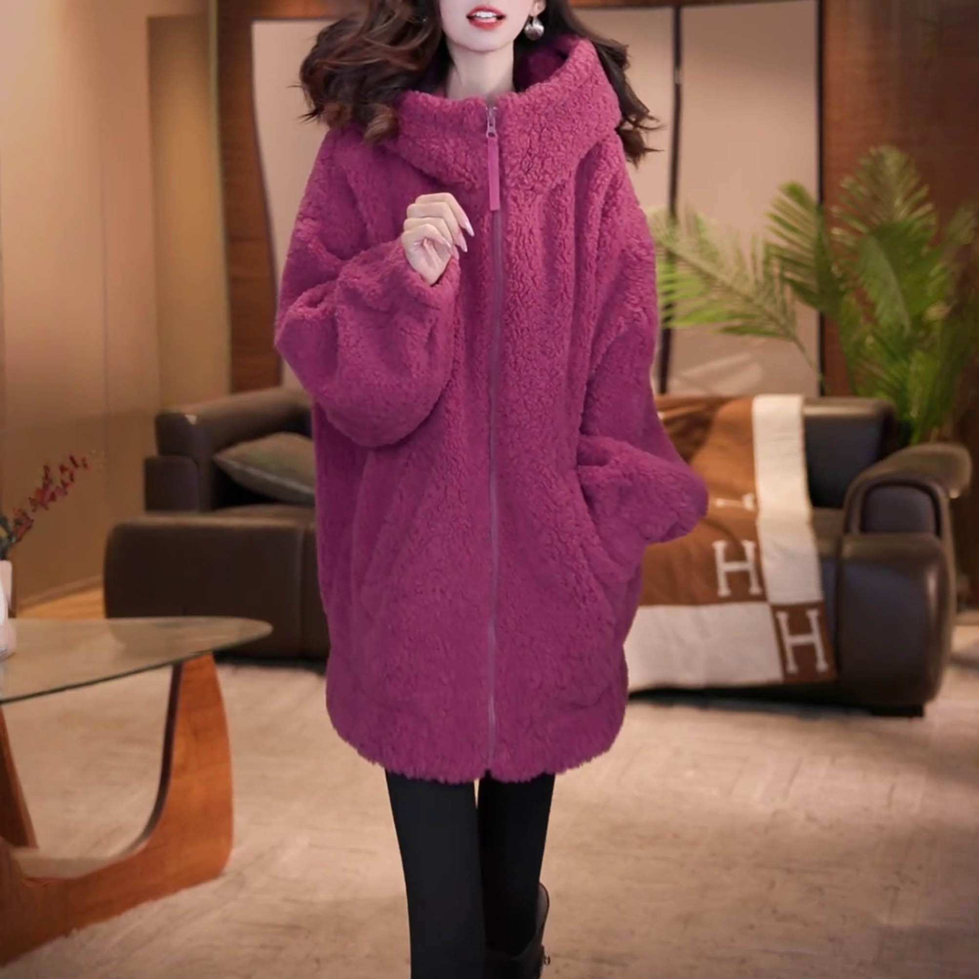 时尚韩版百搭加厚保暖短外套2025冬季新款宽松显瘦设计感连帽上衣