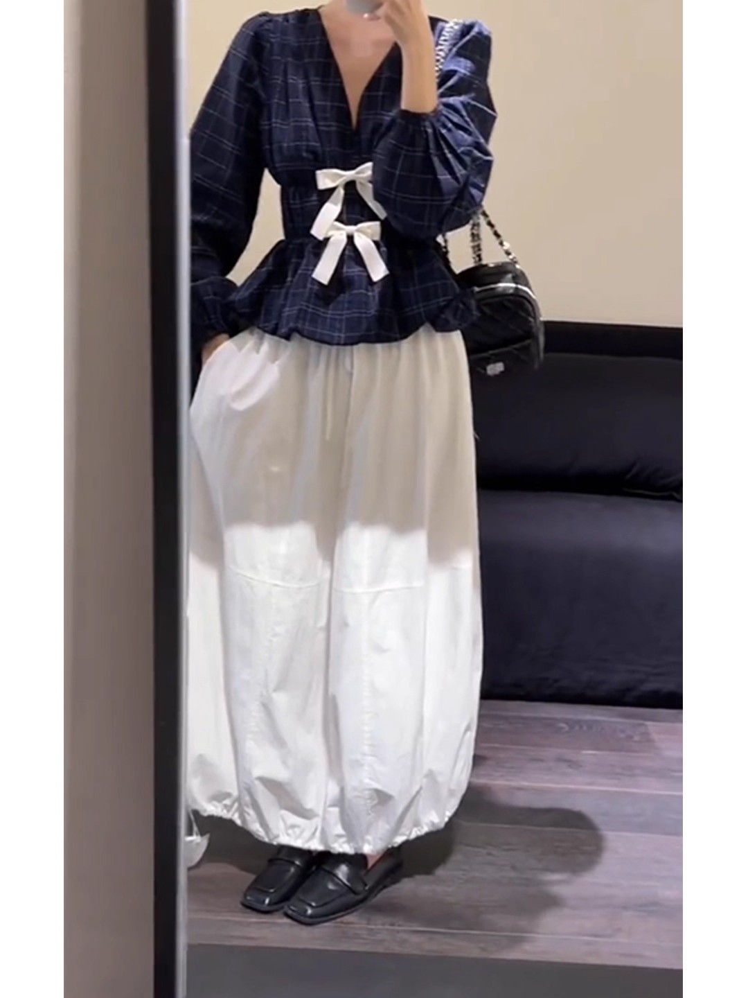 温柔甜美收腰褶皱格纹花苞白色半身裙女气质减龄修身显瘦秋季新款