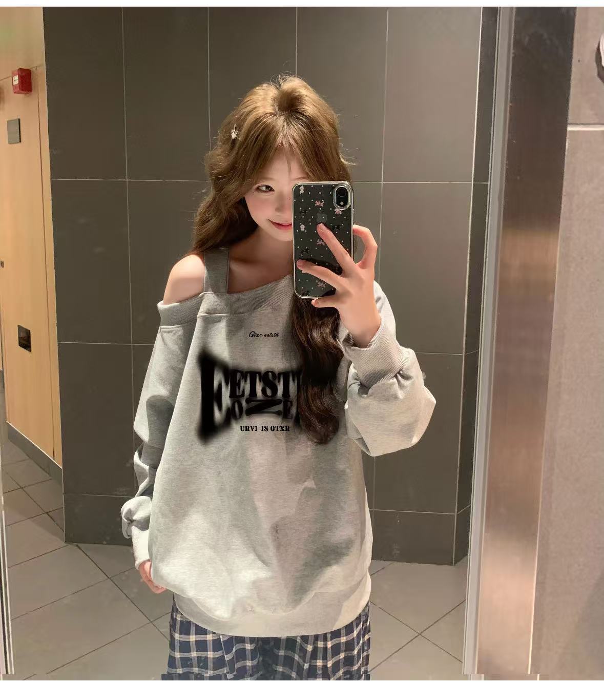 美式花灰色露肩斜肩卫衣女春秋季高级感宽松慵懒风斜角肩长袖上衣