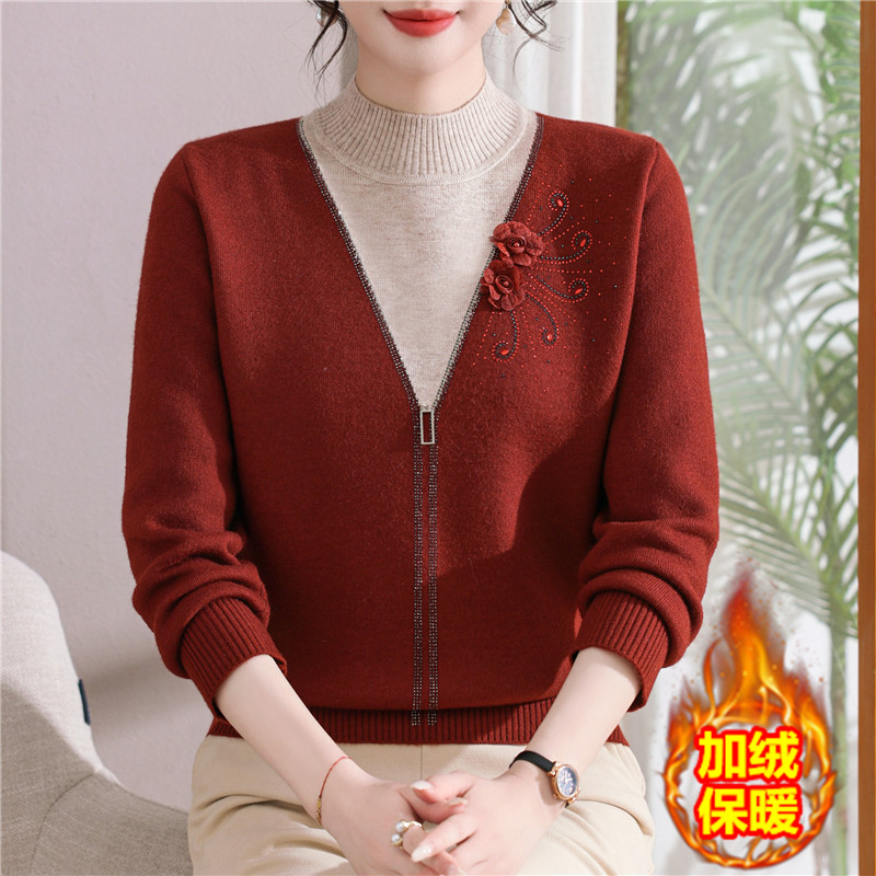 妈妈秋冬装毛衣加绒加厚保暖上衣过年新衣服中老年女一体绒打底衫