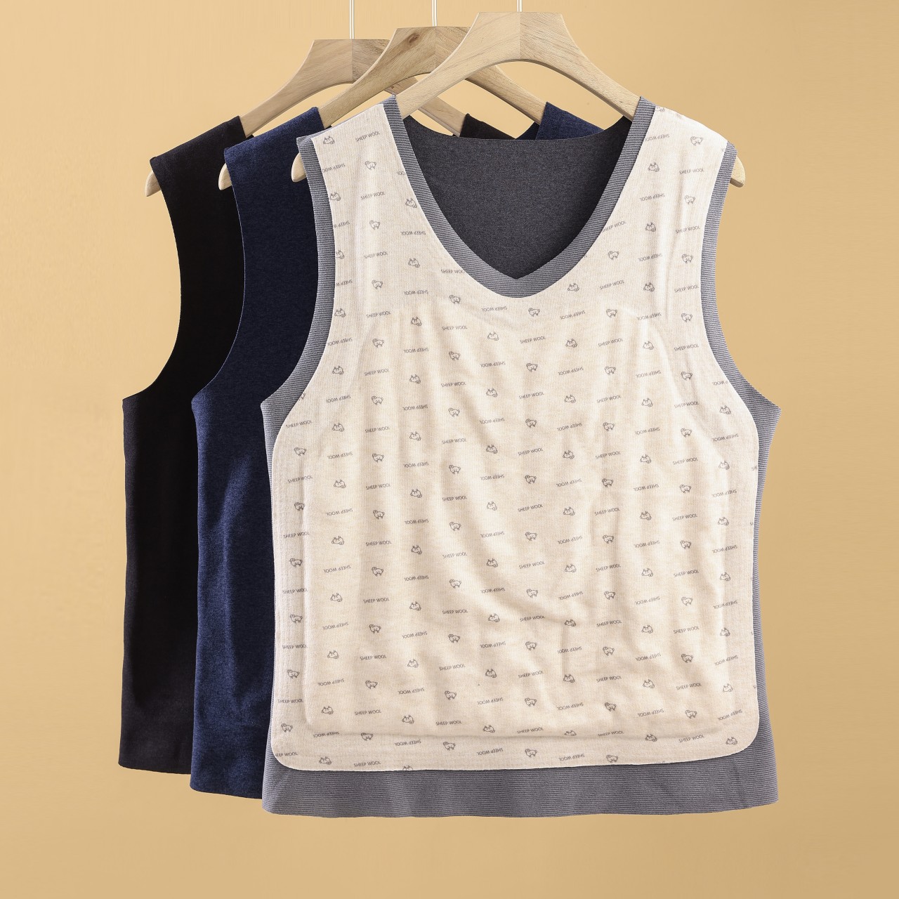 男士三层加厚羊毛全护保暖背心贴身内穿德绒防寒修身无痕V领加绒