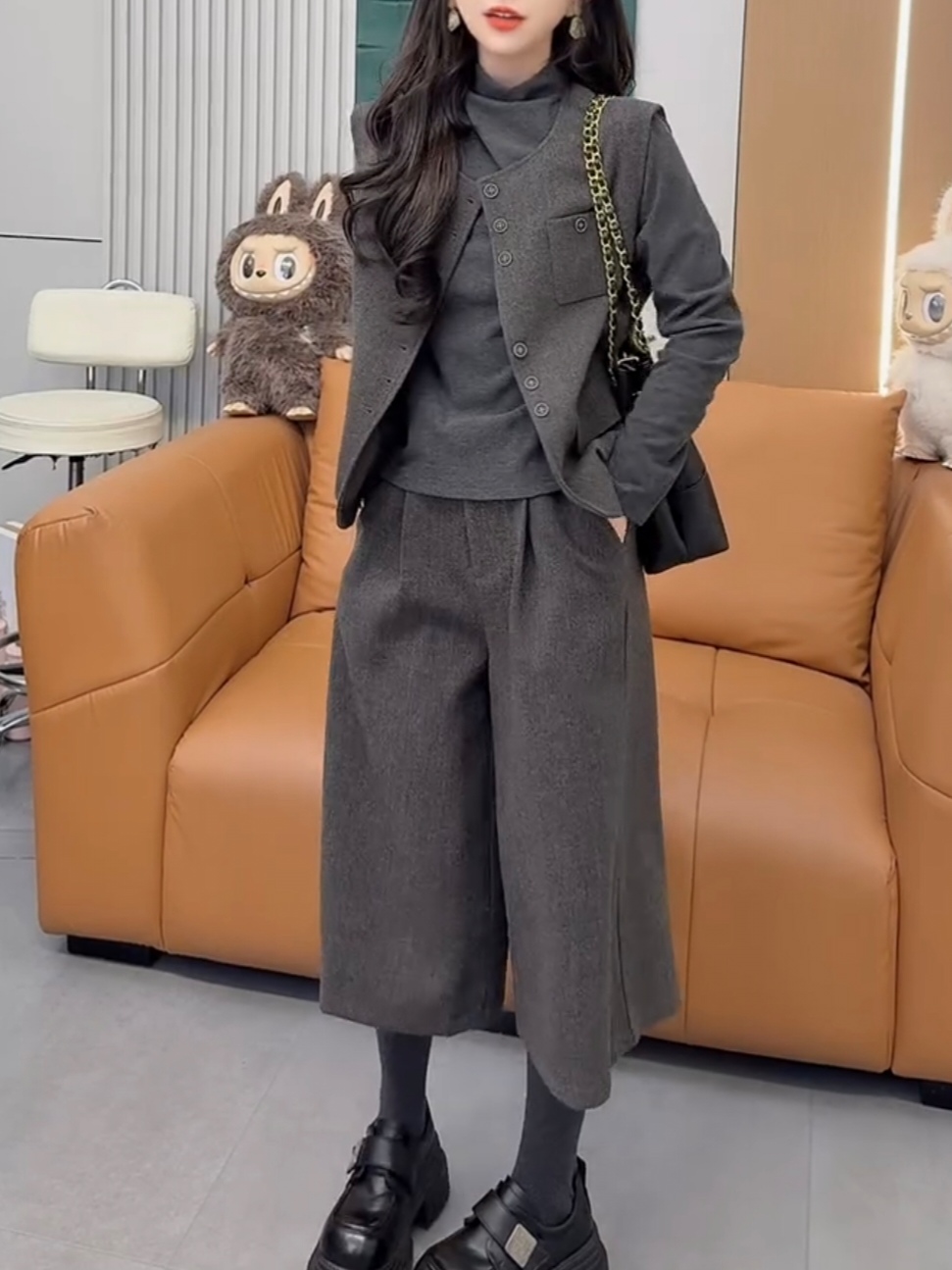 秋冬季新款老钱风时尚毛呢套装打底衫马甲七分裤小个子显瘦三件套