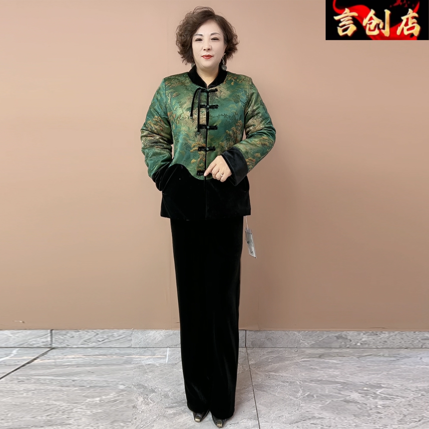 8095冬季加棉唐装外套加绒裤子妈妈装宽松时髦显瘦盘扣两件套75