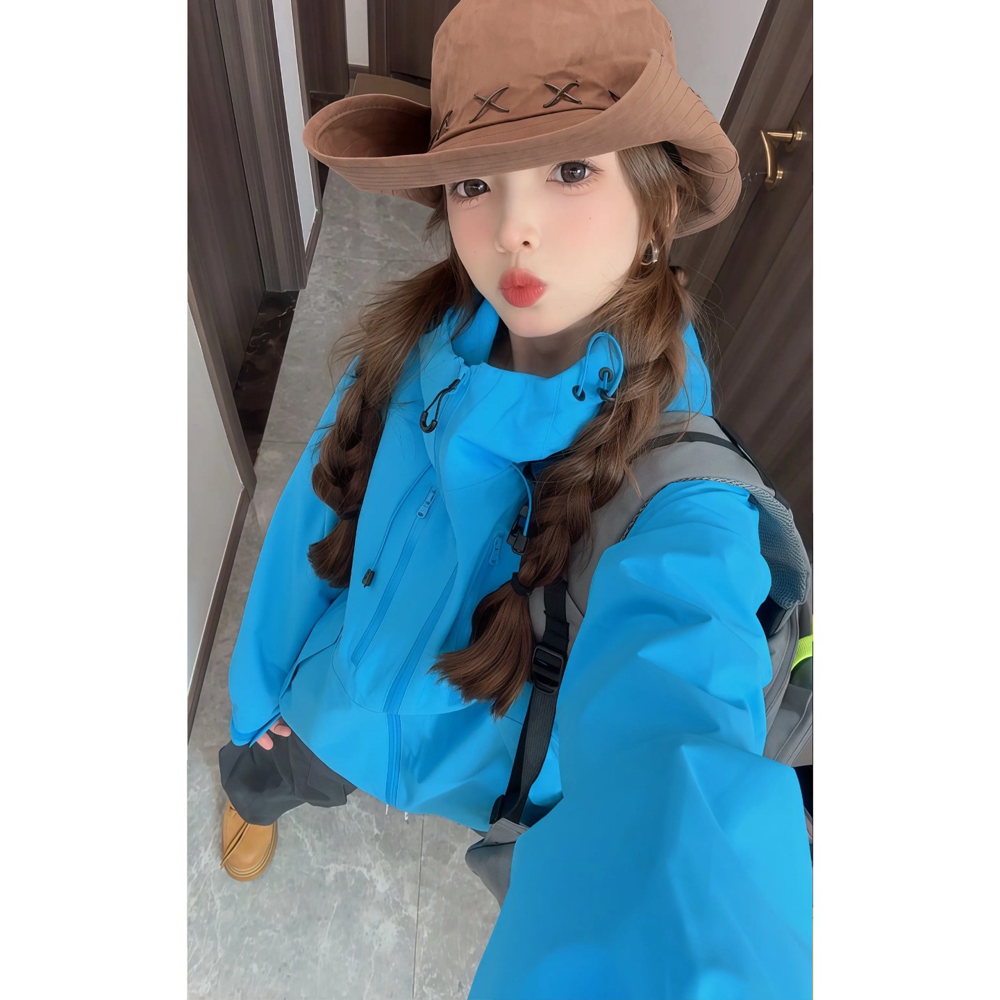 冰川蓝色软壳冲锋衣外套女款户外运动防风防水连帽夹克情侣登山服