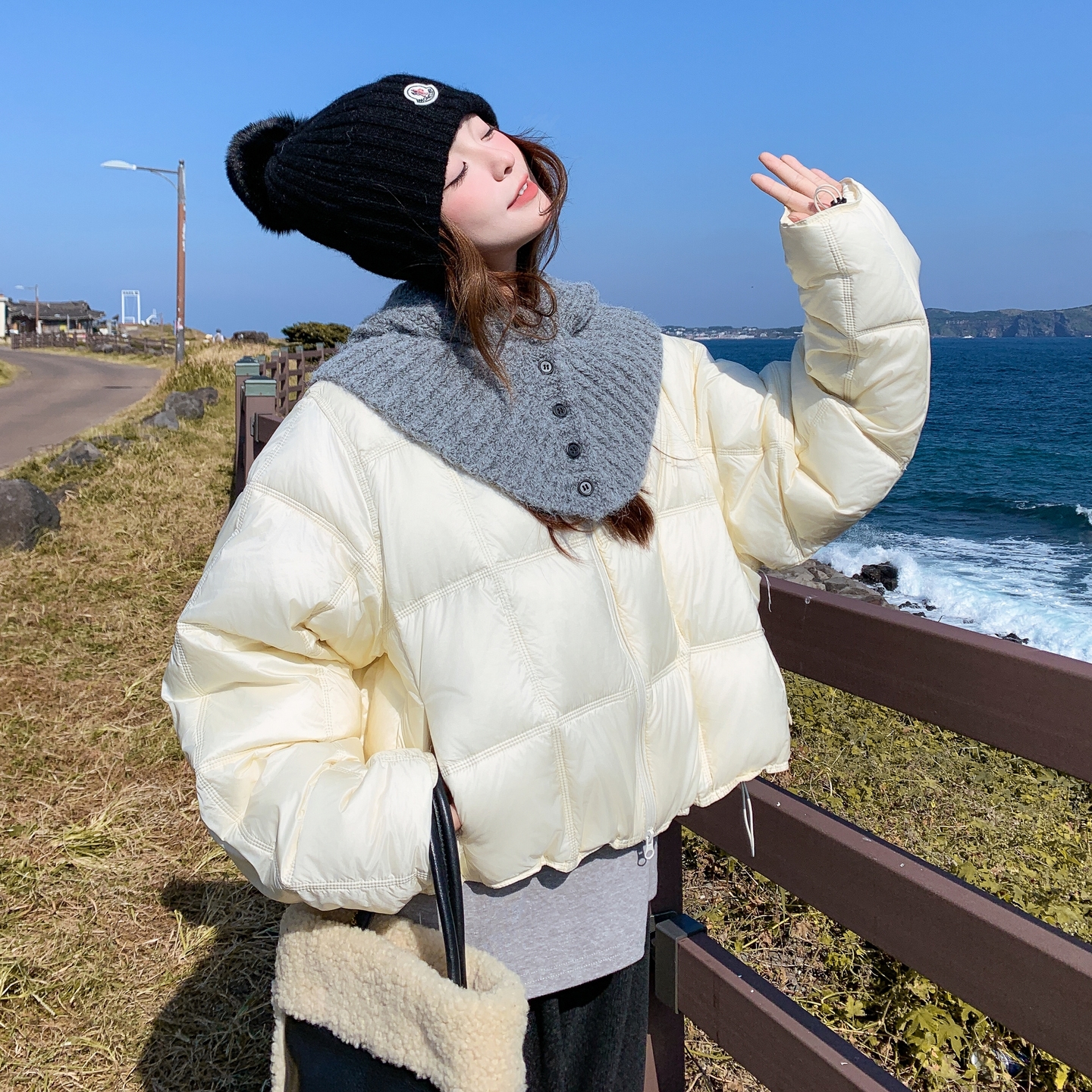 奶白色针织帽子短款泡芙90绒羽绒服女冬季2025新款小个子保暖爆款