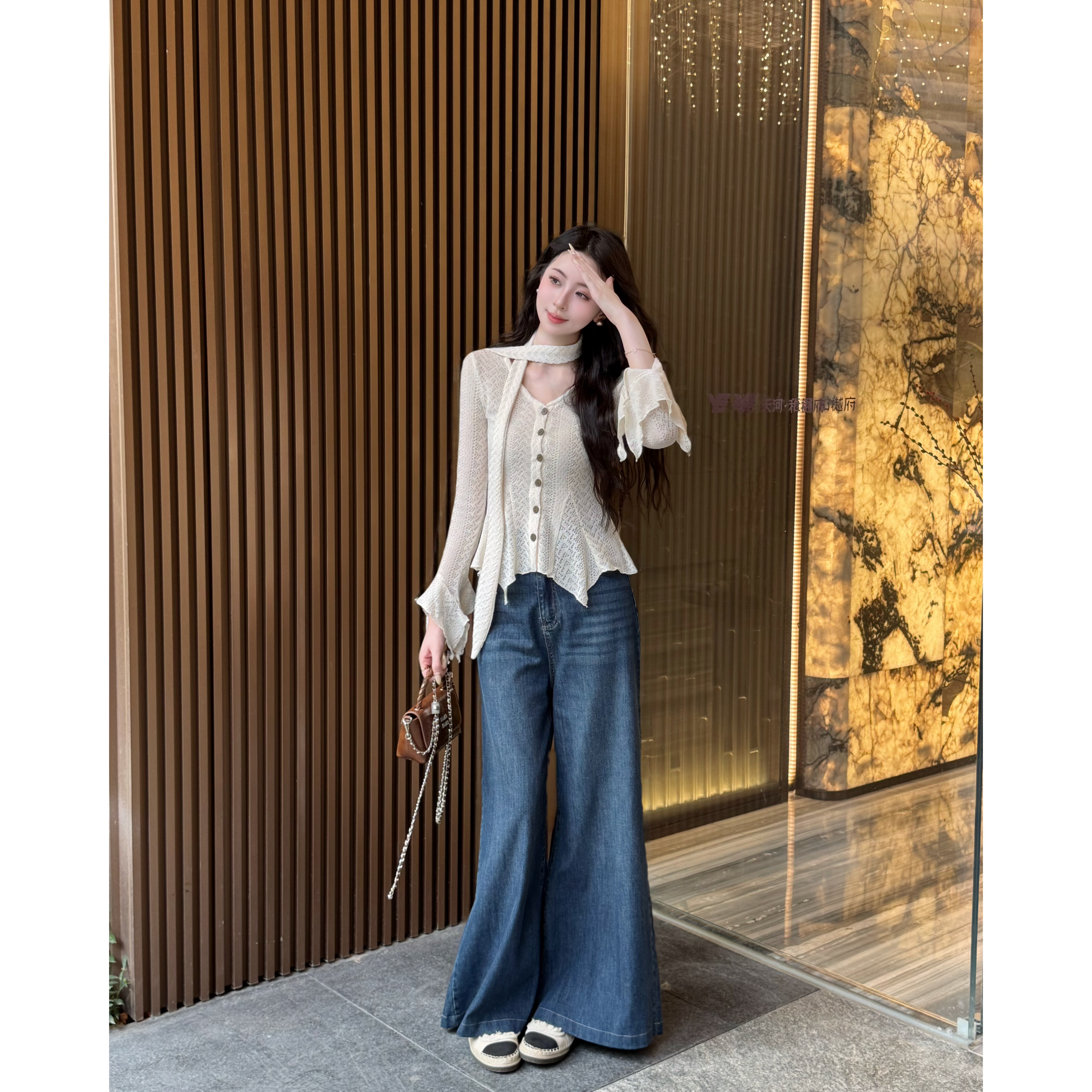 YUANLIANSU/圆脸酥【雁南寄秋】法式不规则下摆镂空V领针织衫女秋季