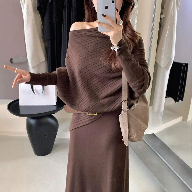 秋季套装女款爆款2025新款两件套韩系露肩不规则针织半身裙套装