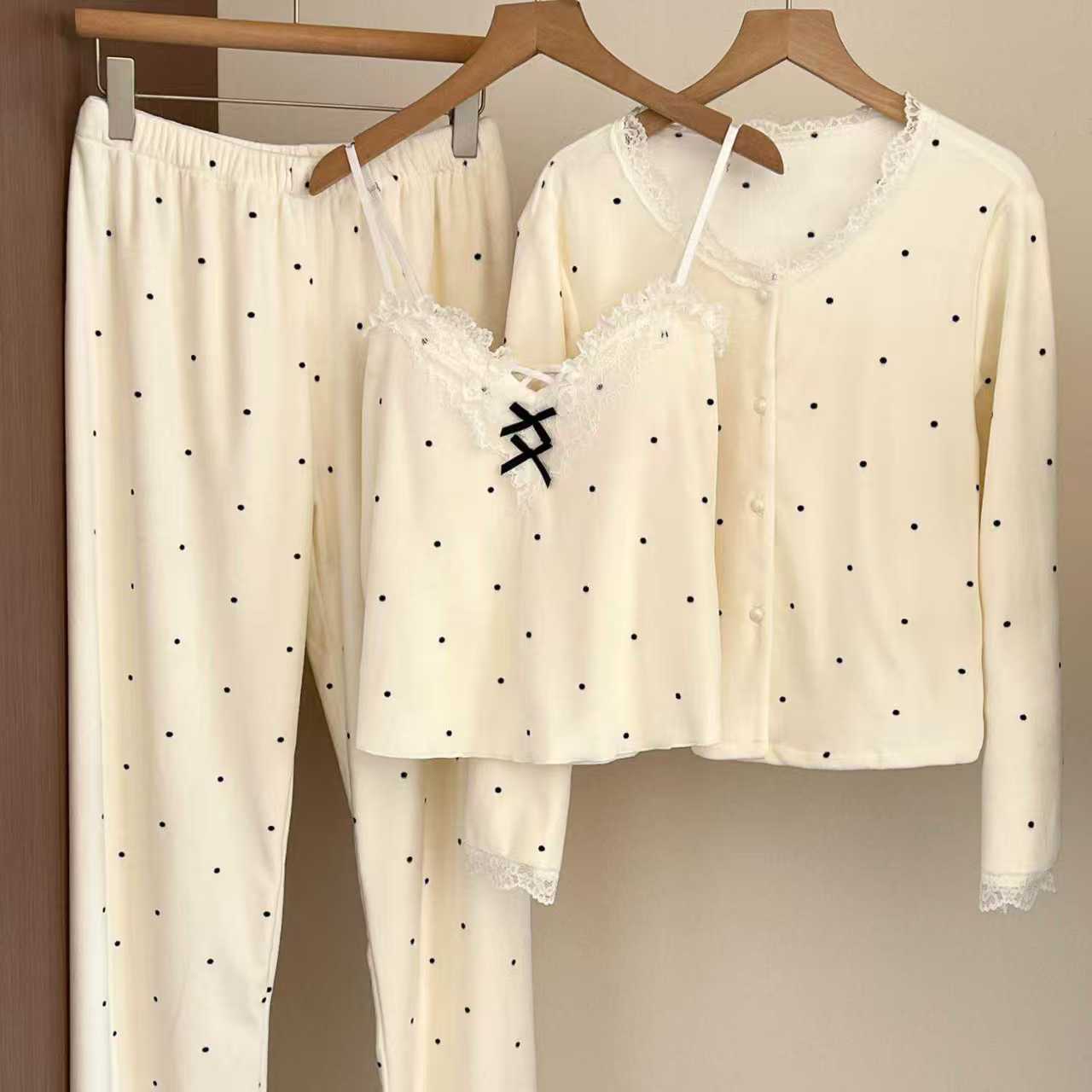 波点印花海岛绒睡衣女款爆款2025新款加厚秋冬带胸垫三件套家居服