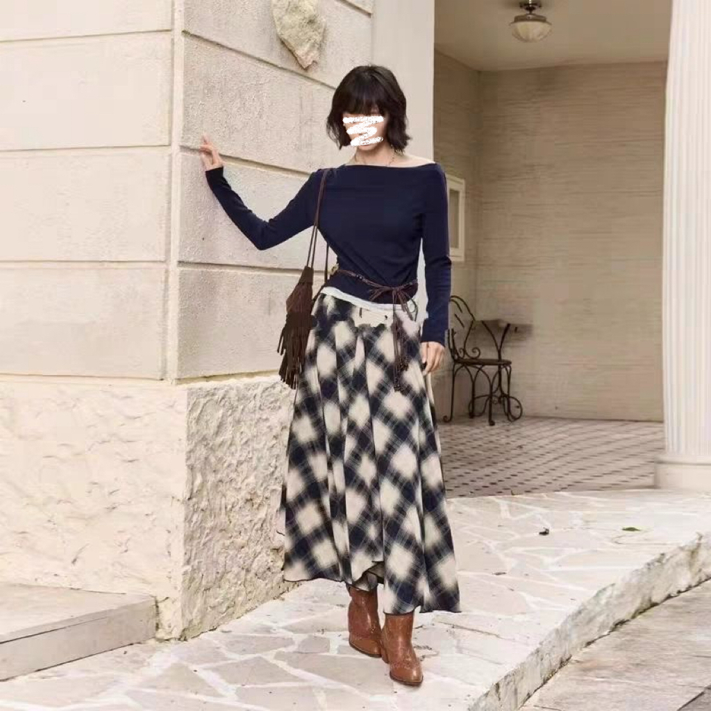 2025秋季新款法式设计感小众不规则露肩上衣+高腰格子半身裙套装