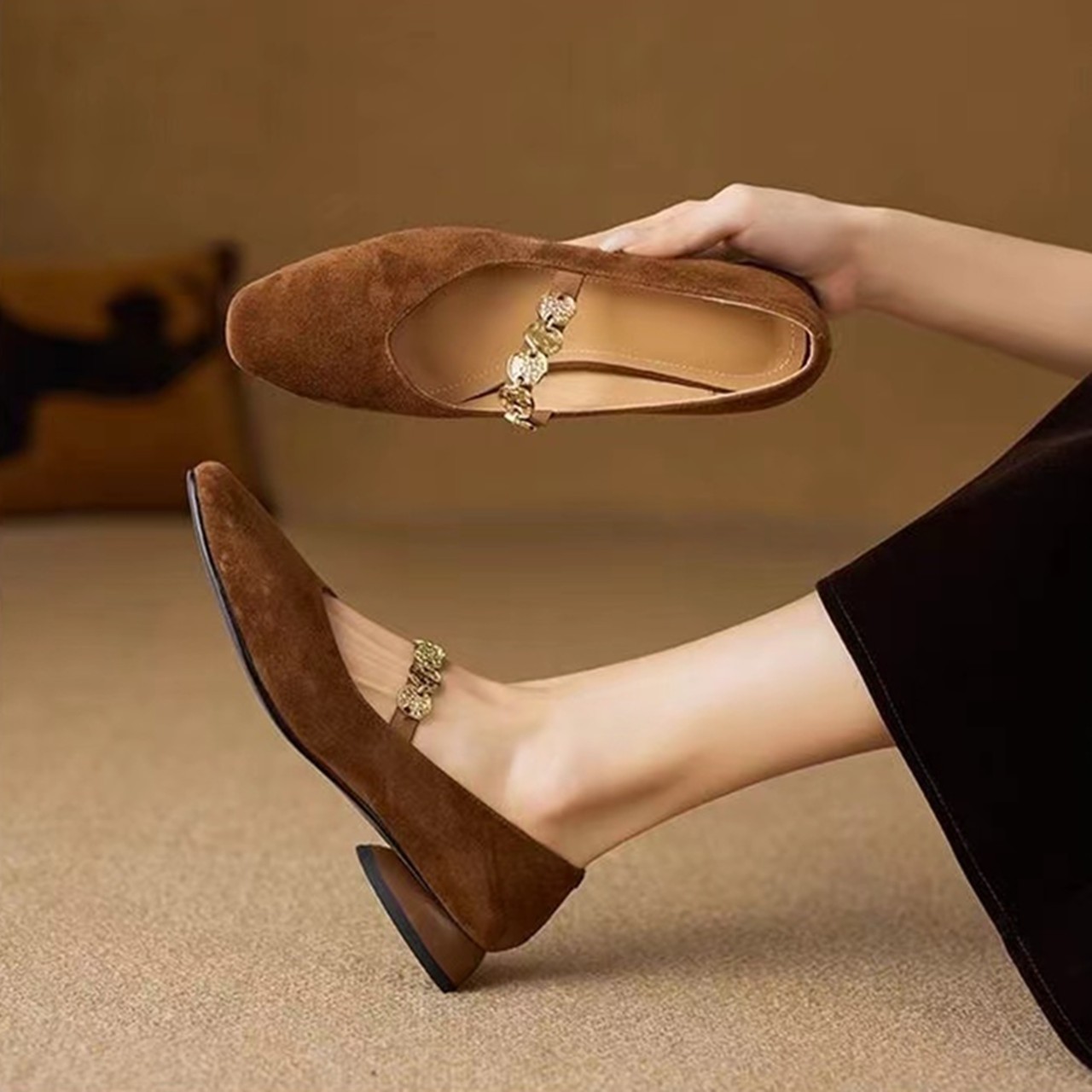 小方头金币链条玛丽珍鞋女2025新款舒适百搭复古法式粗跟低跟单鞋